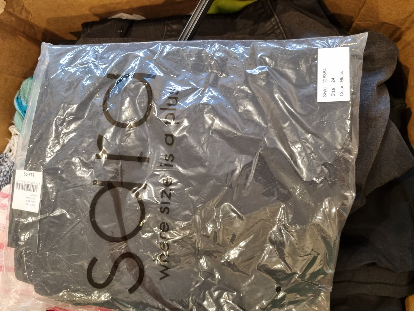 Sara Crop Leggings - Size 24 (BNWT)