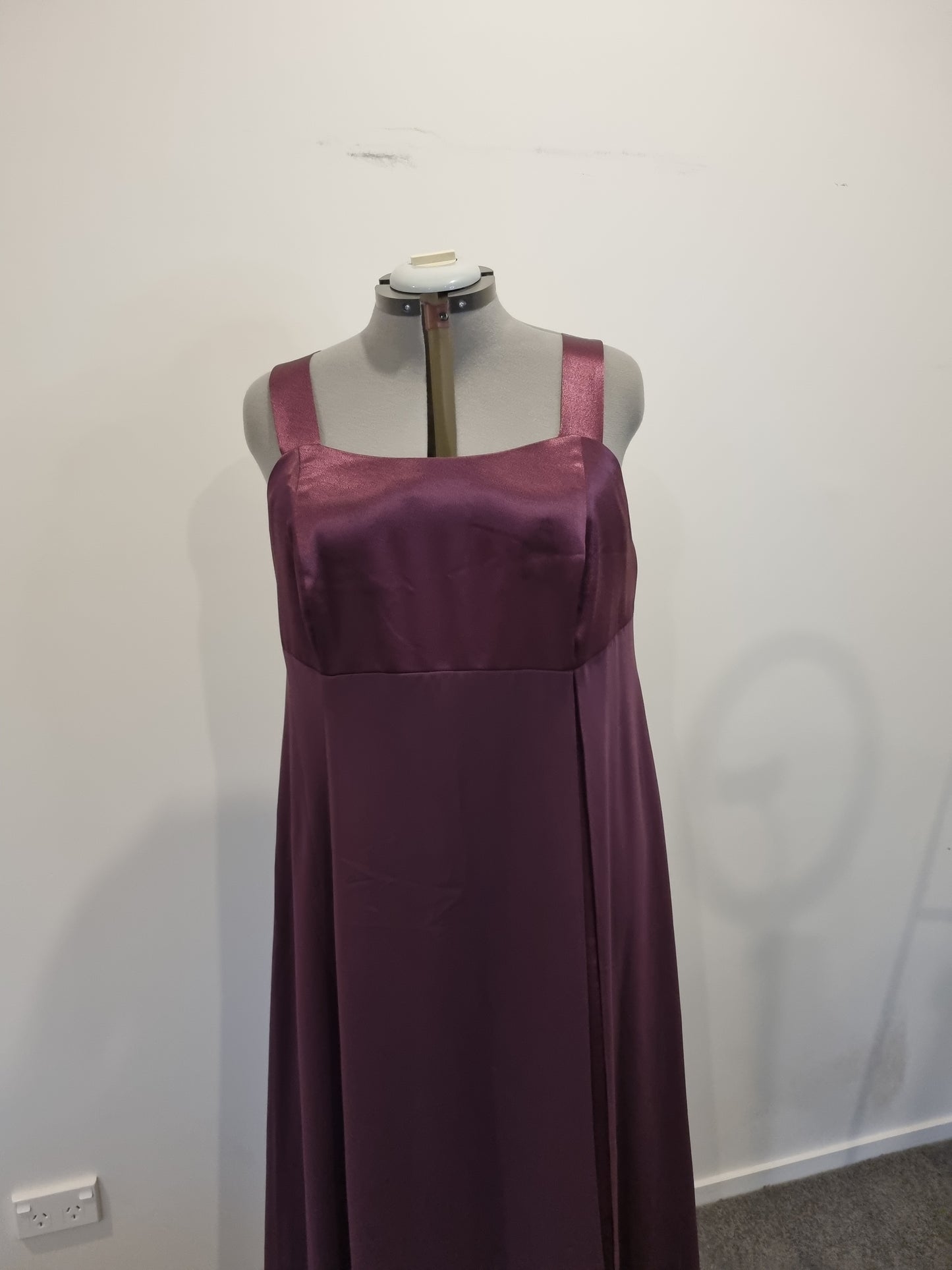 Eve Hunter Formal Dress - Size 18