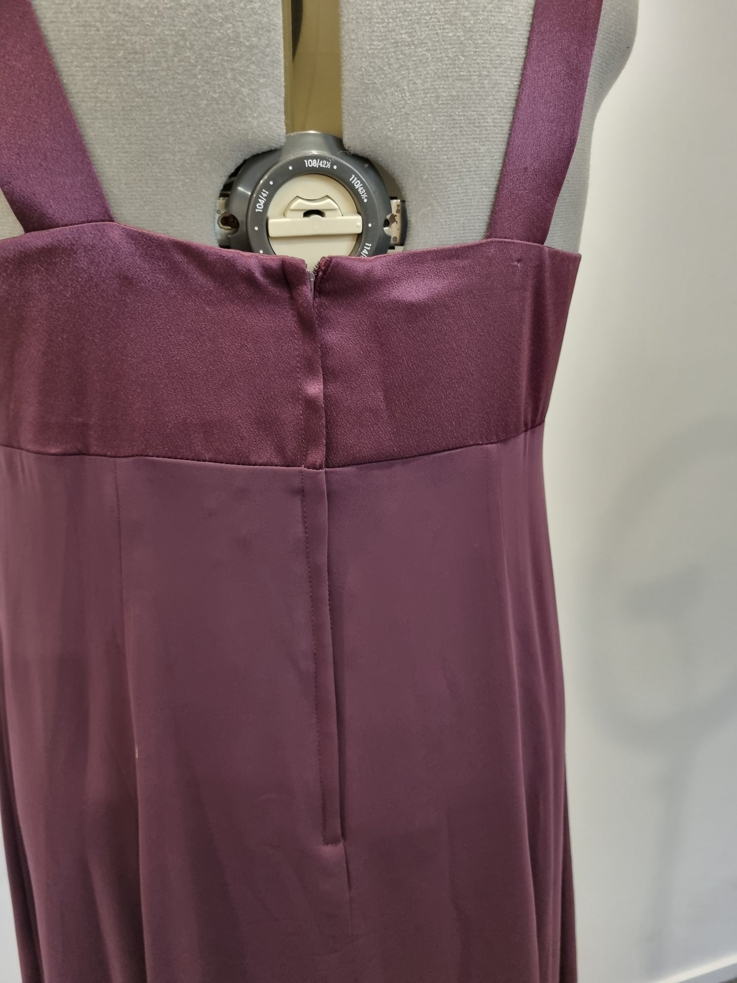 Eve Hunter Formal Dress - Size 18