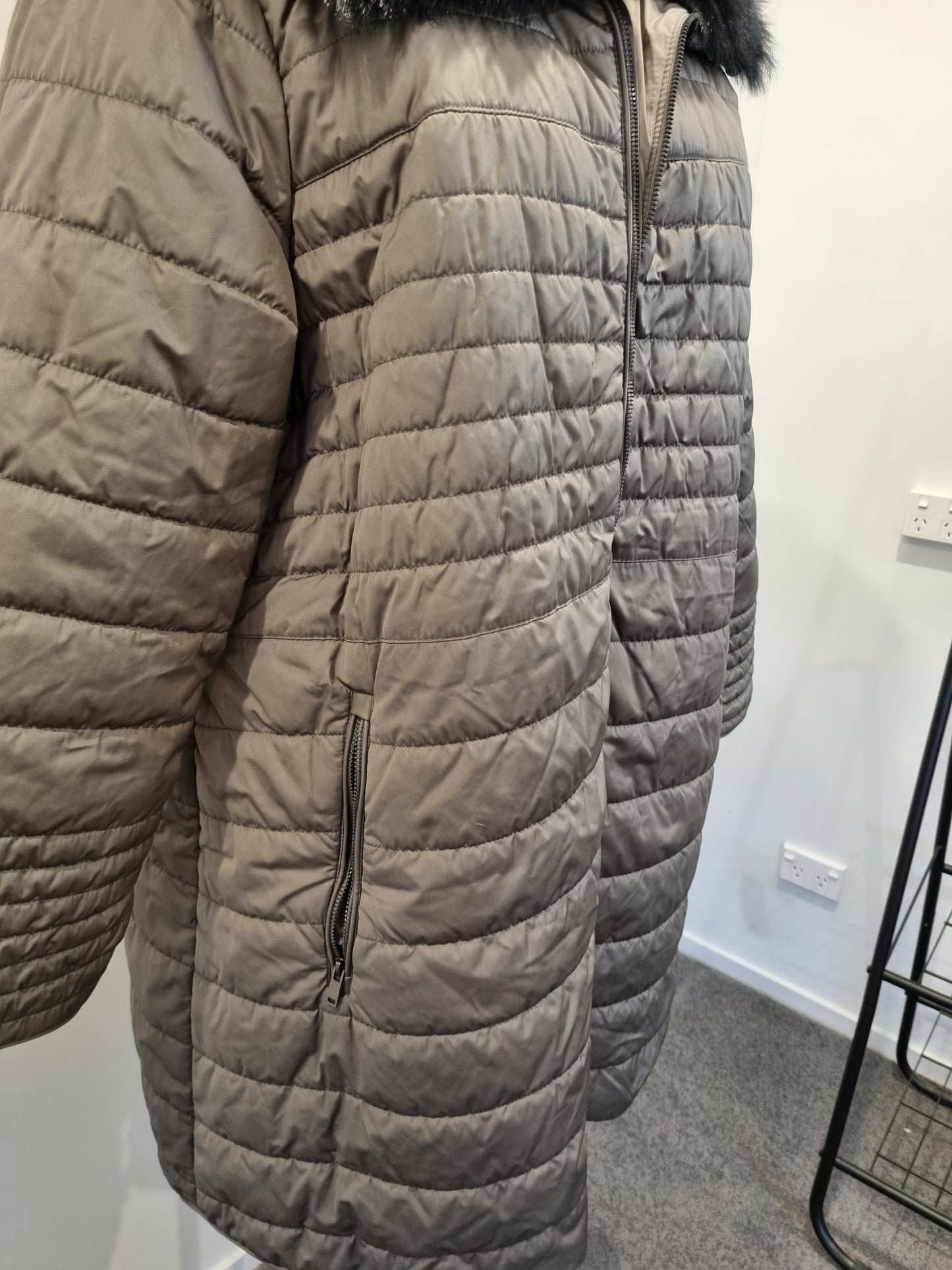 Autograph Puffer Jacket - Size 22