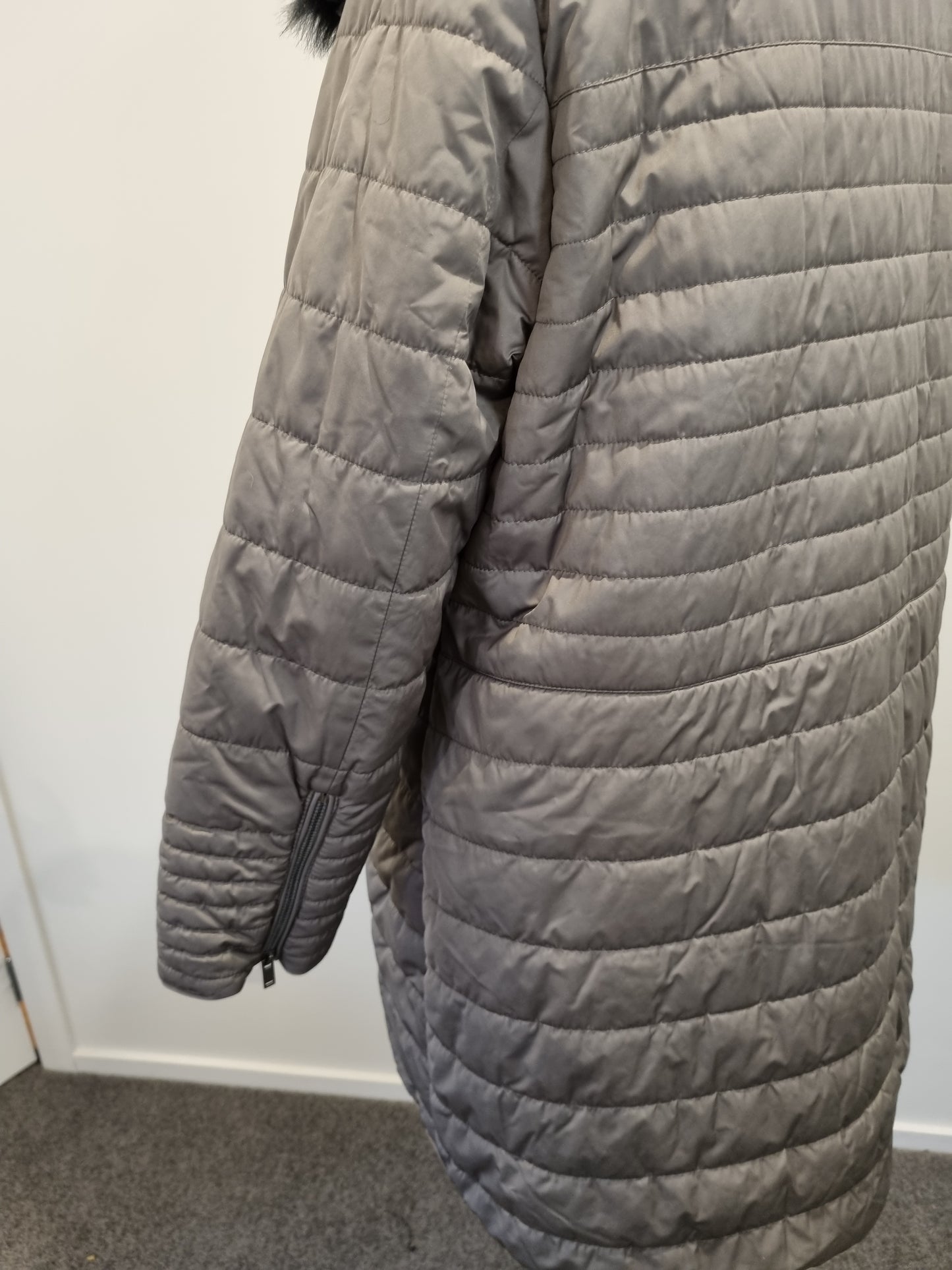 Autograph Puffer Jacket - Size 22