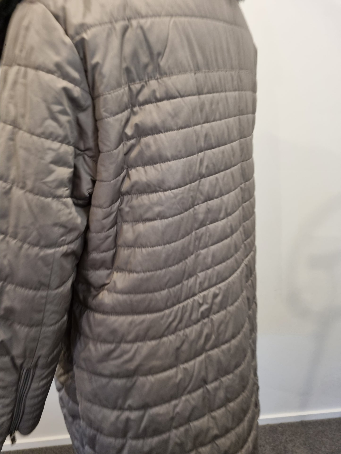 Autograph Puffer Jacket - Size 22