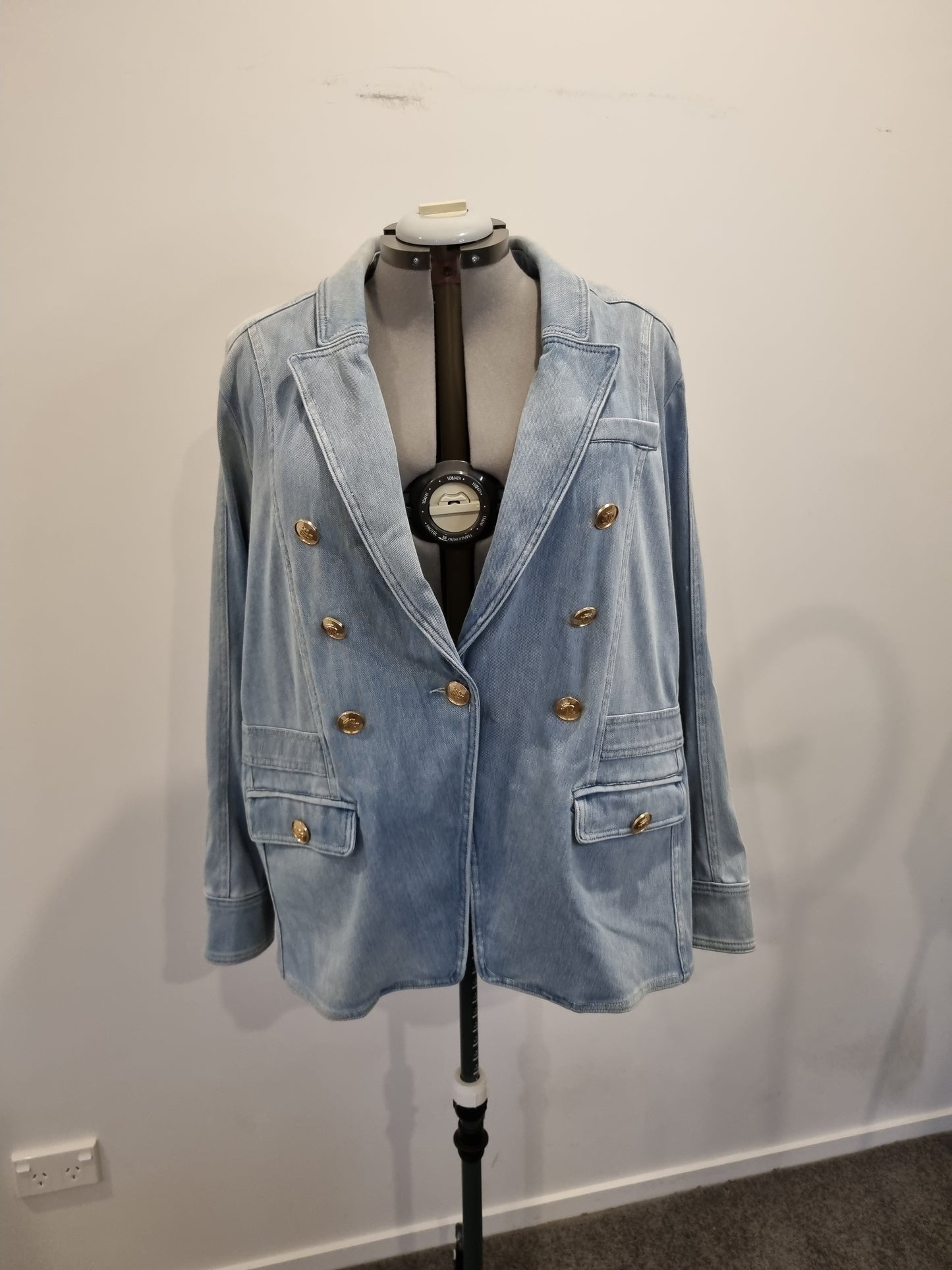 Virtuelle Denim Jacket - Size 24