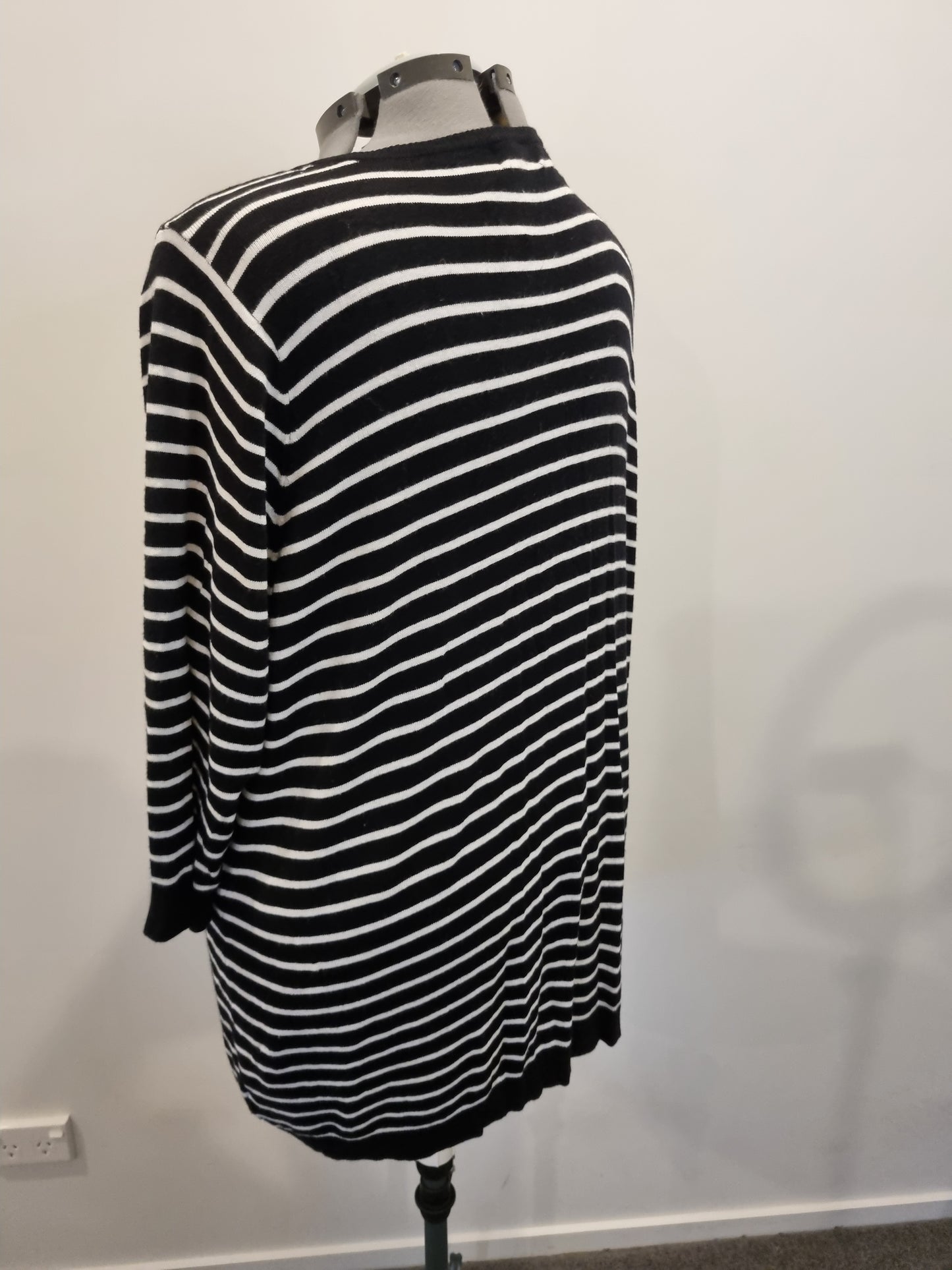 Autograph Cardigan - Size XL (20)
