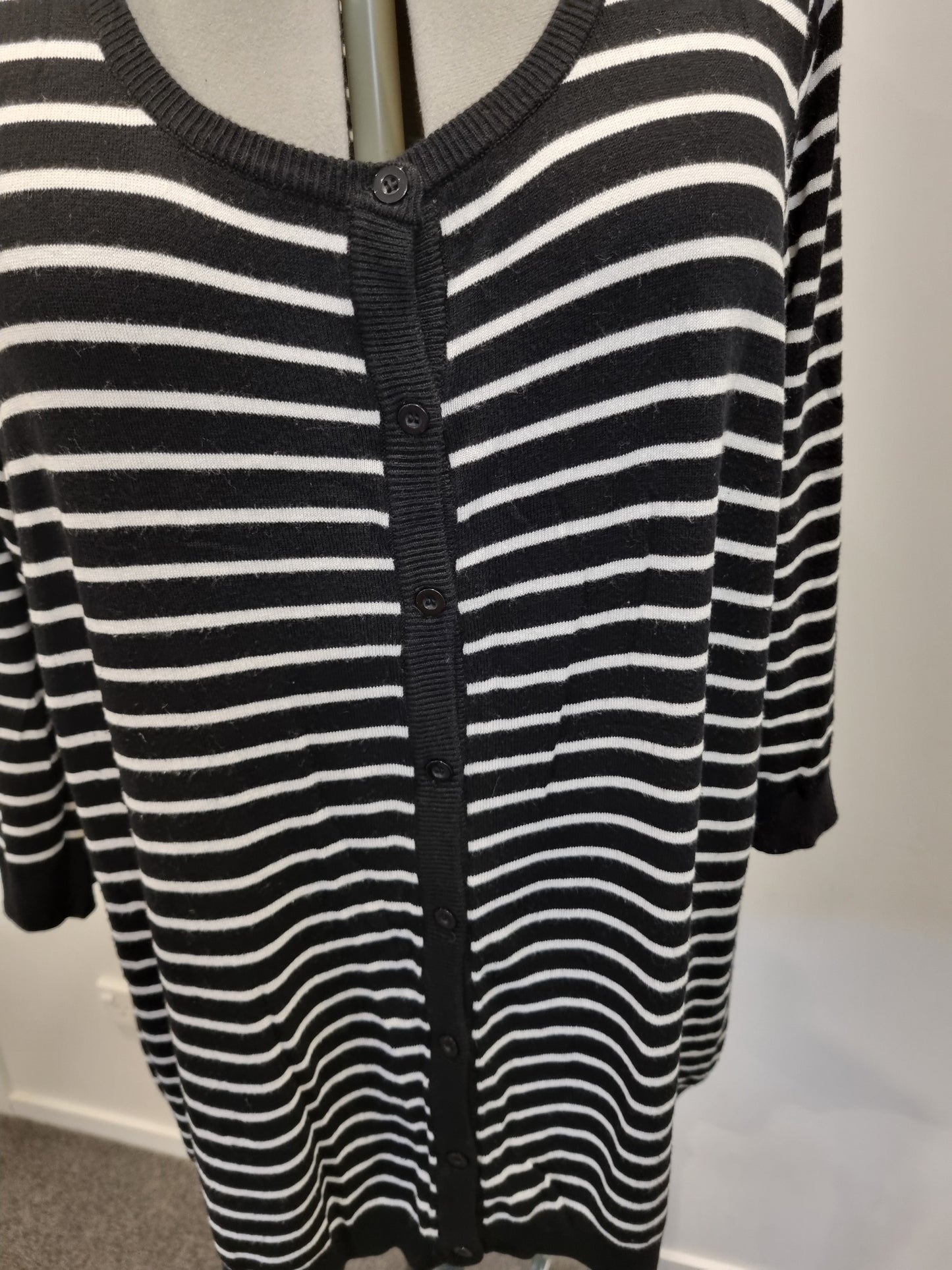 Autograph Cardigan - Size XL (20)