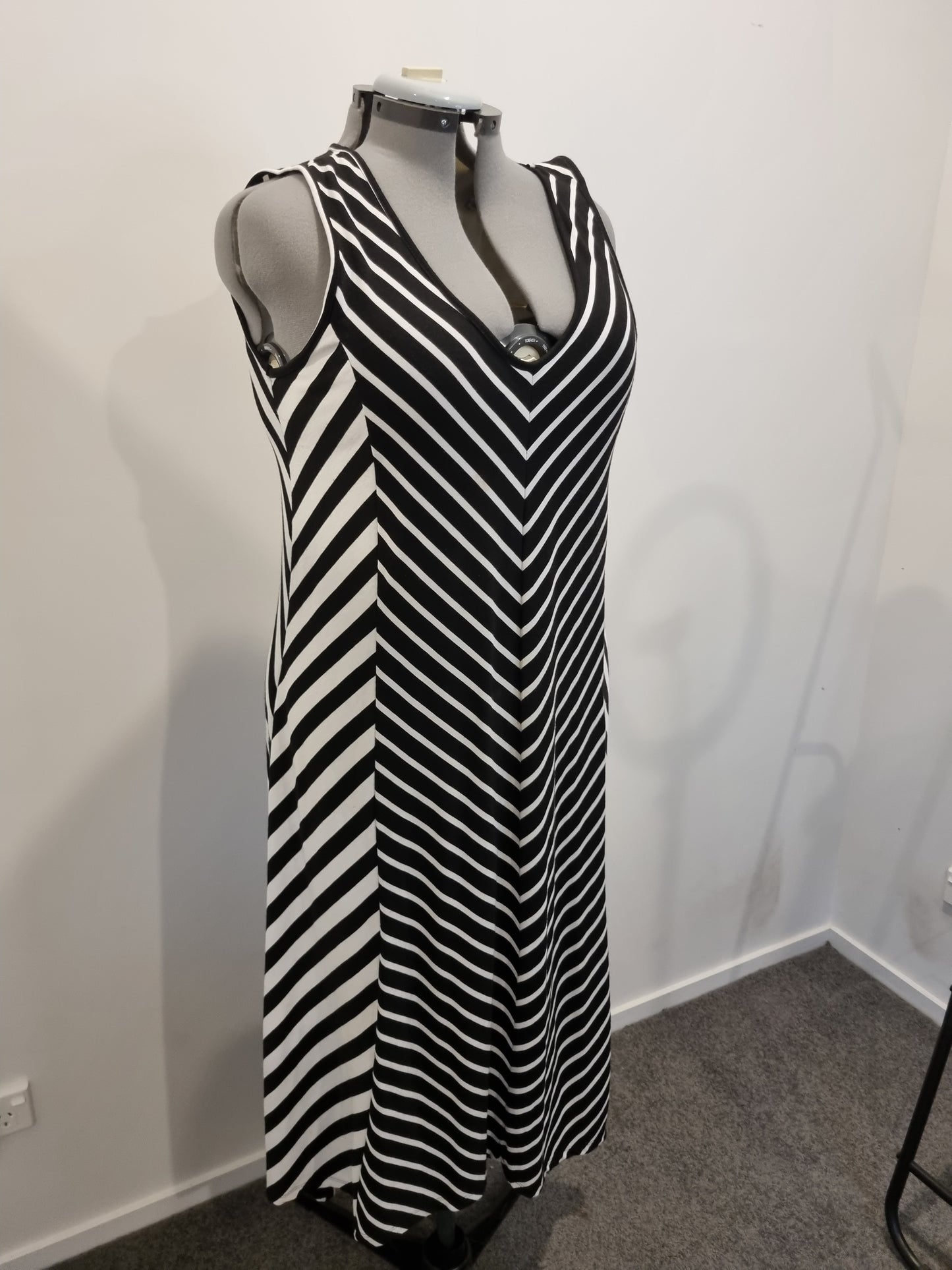 Autograph Dress - Size 18