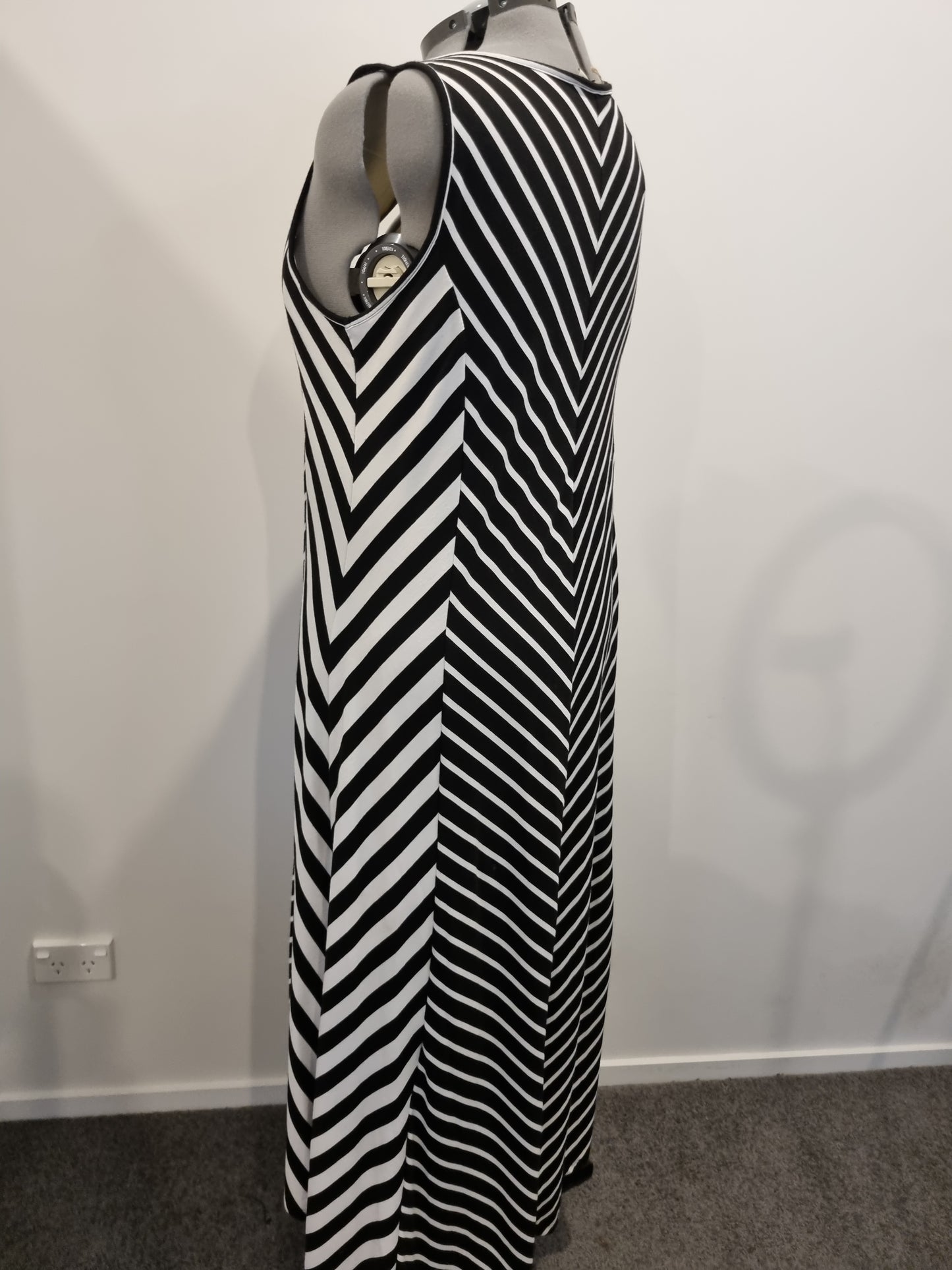 Autograph Dress - Size 18