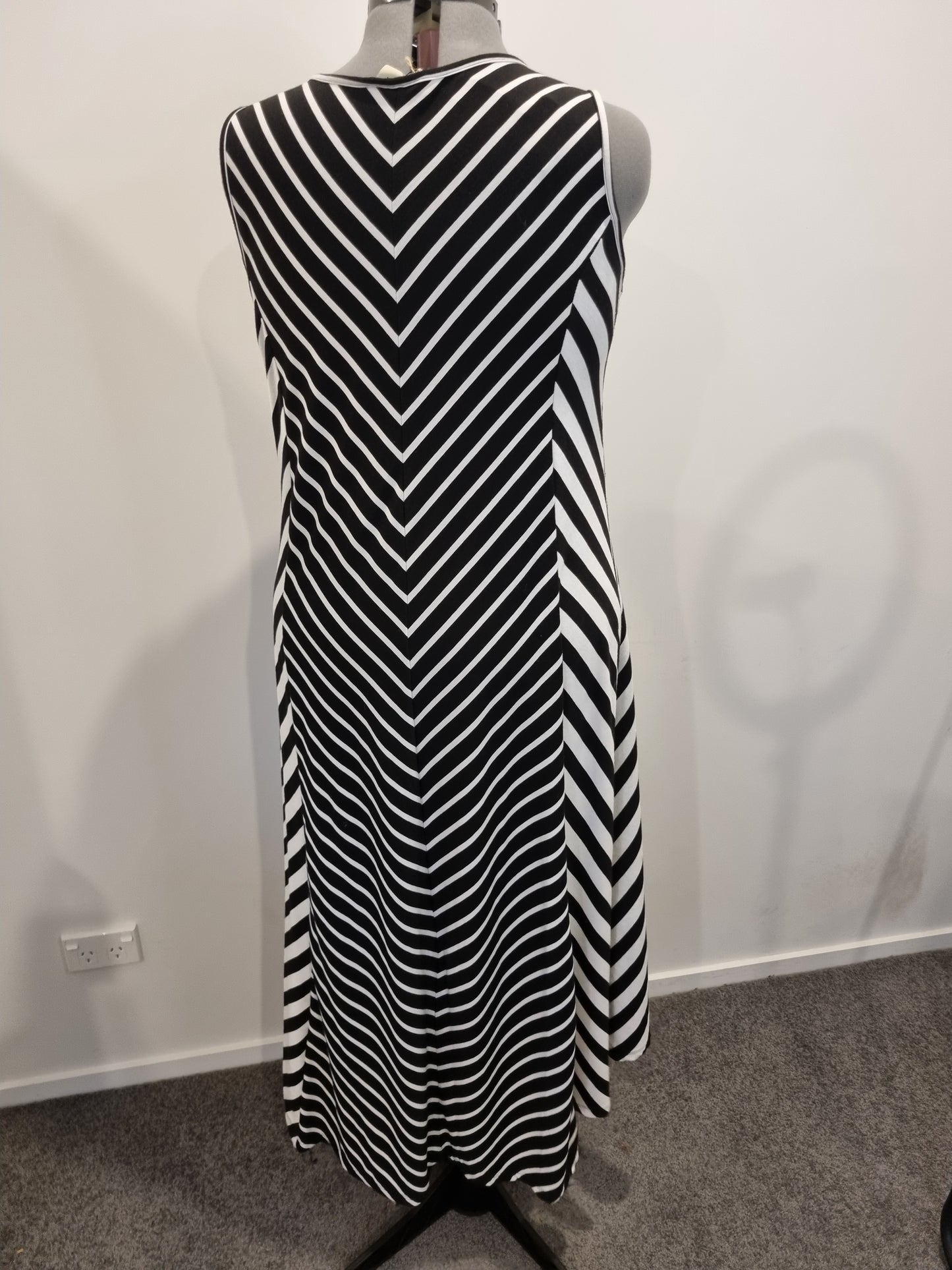 Autograph Dress - Size 18