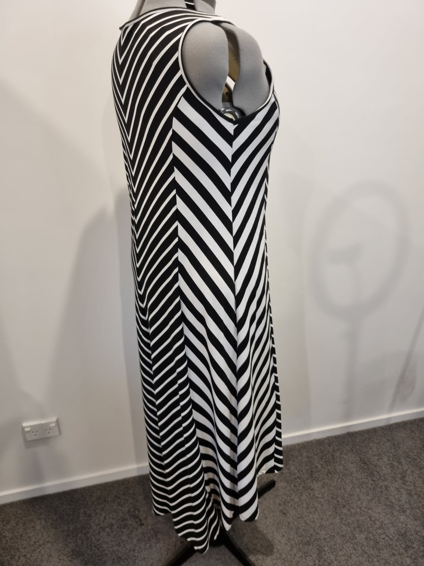Autograph Dress - Size 18