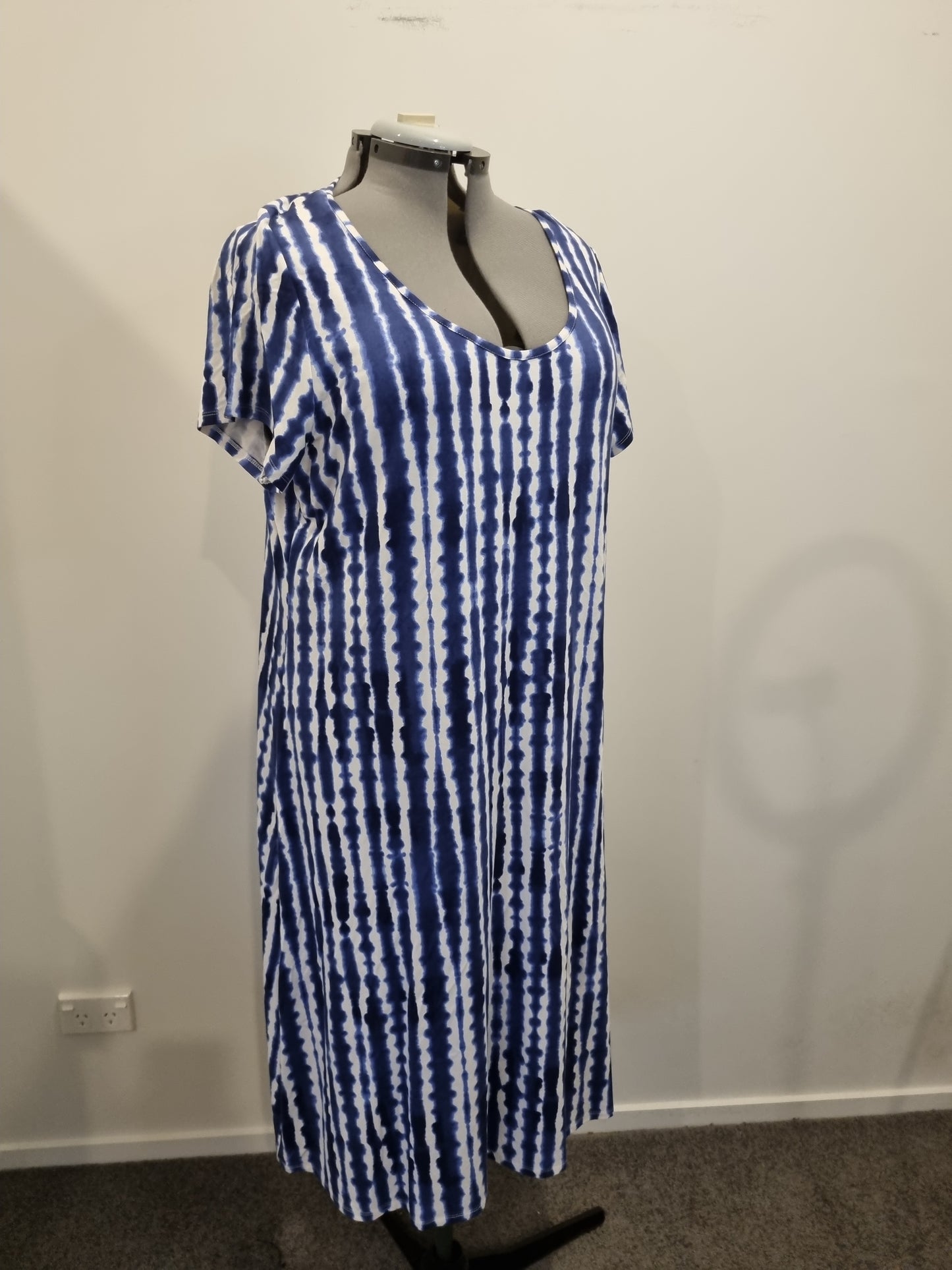 Sara Dress - Size 22