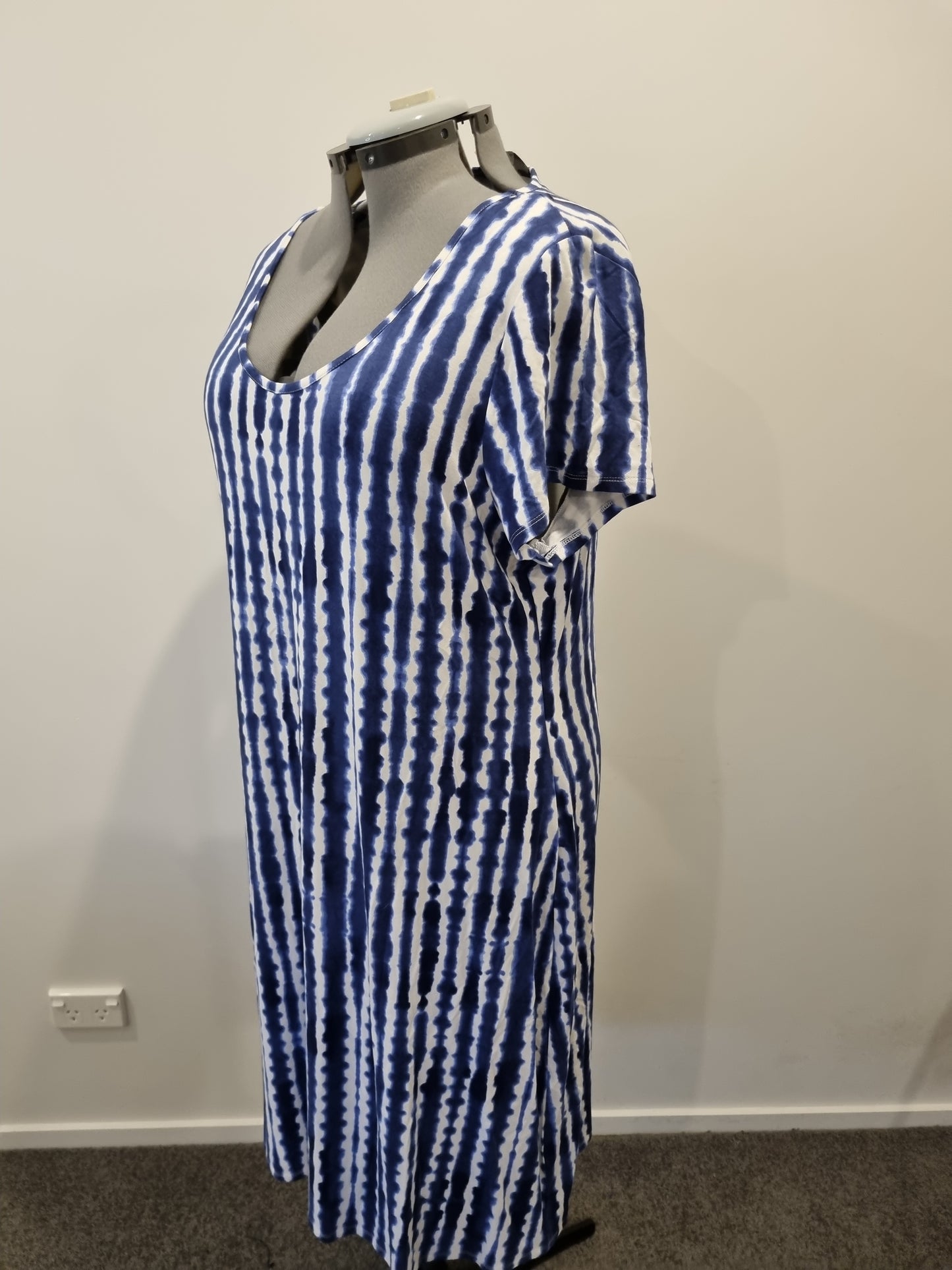 Sara Dress - Size 22
