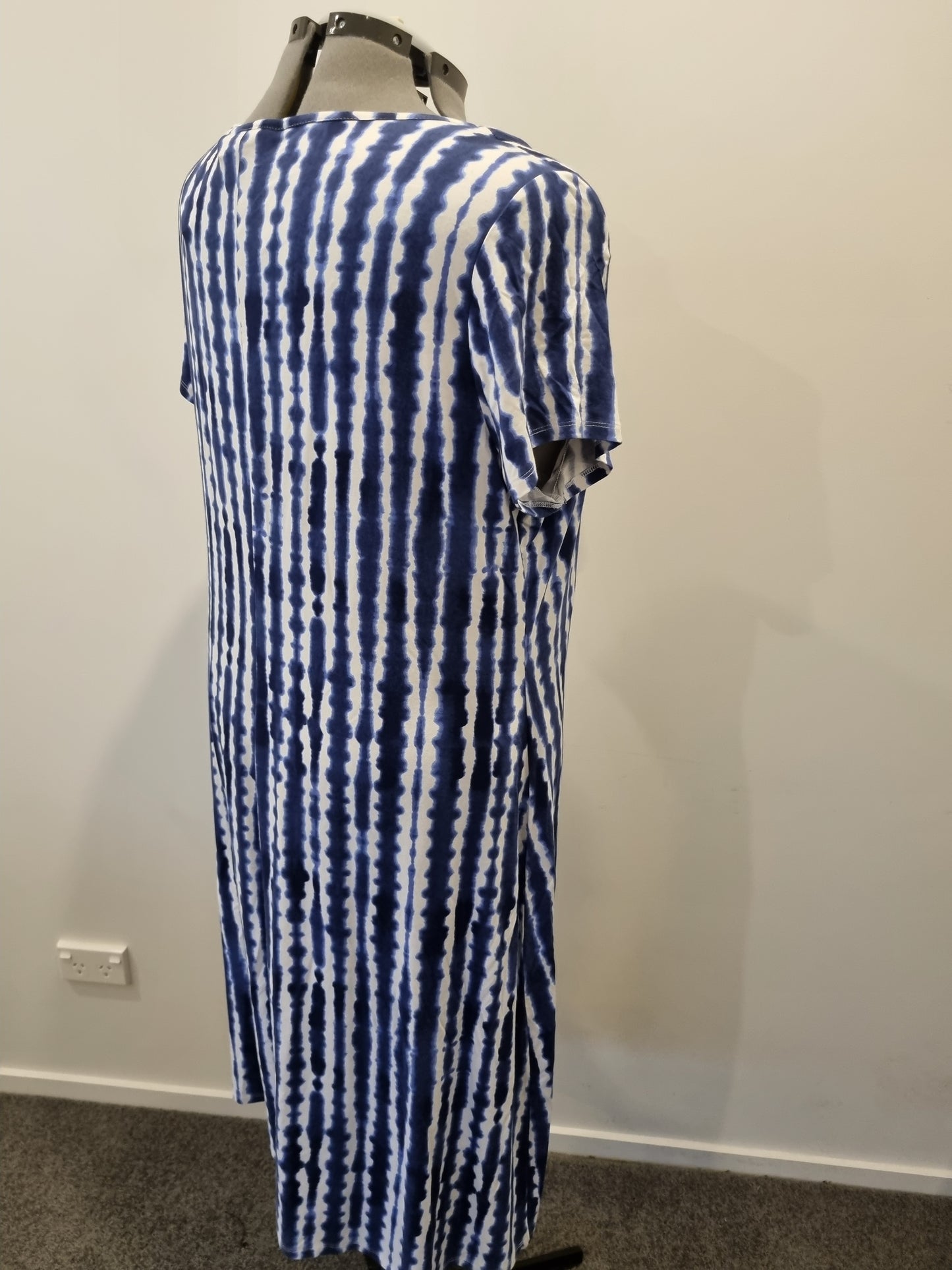 Sara Dress - Size 22