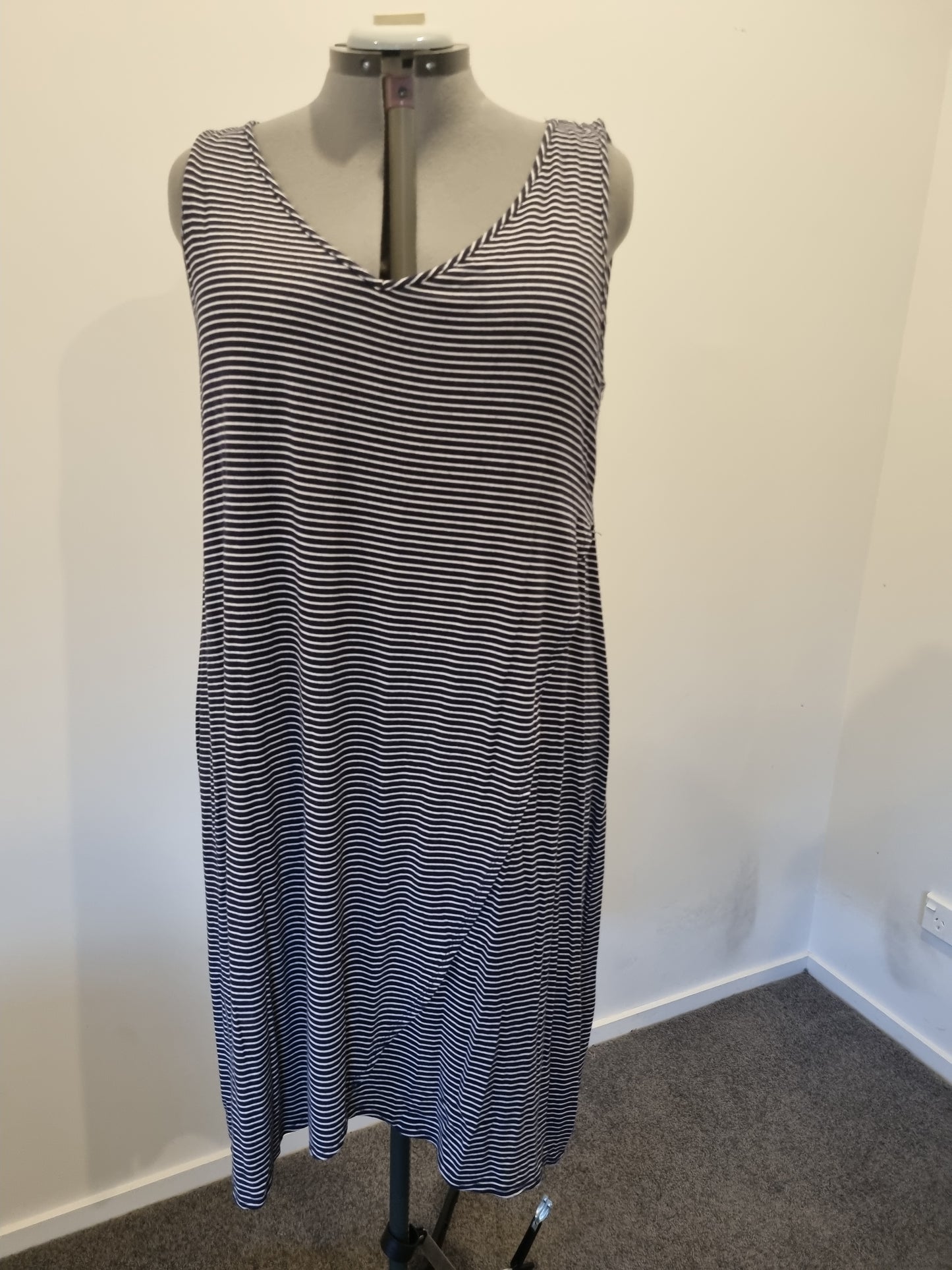 Autograph Dress - Size 20