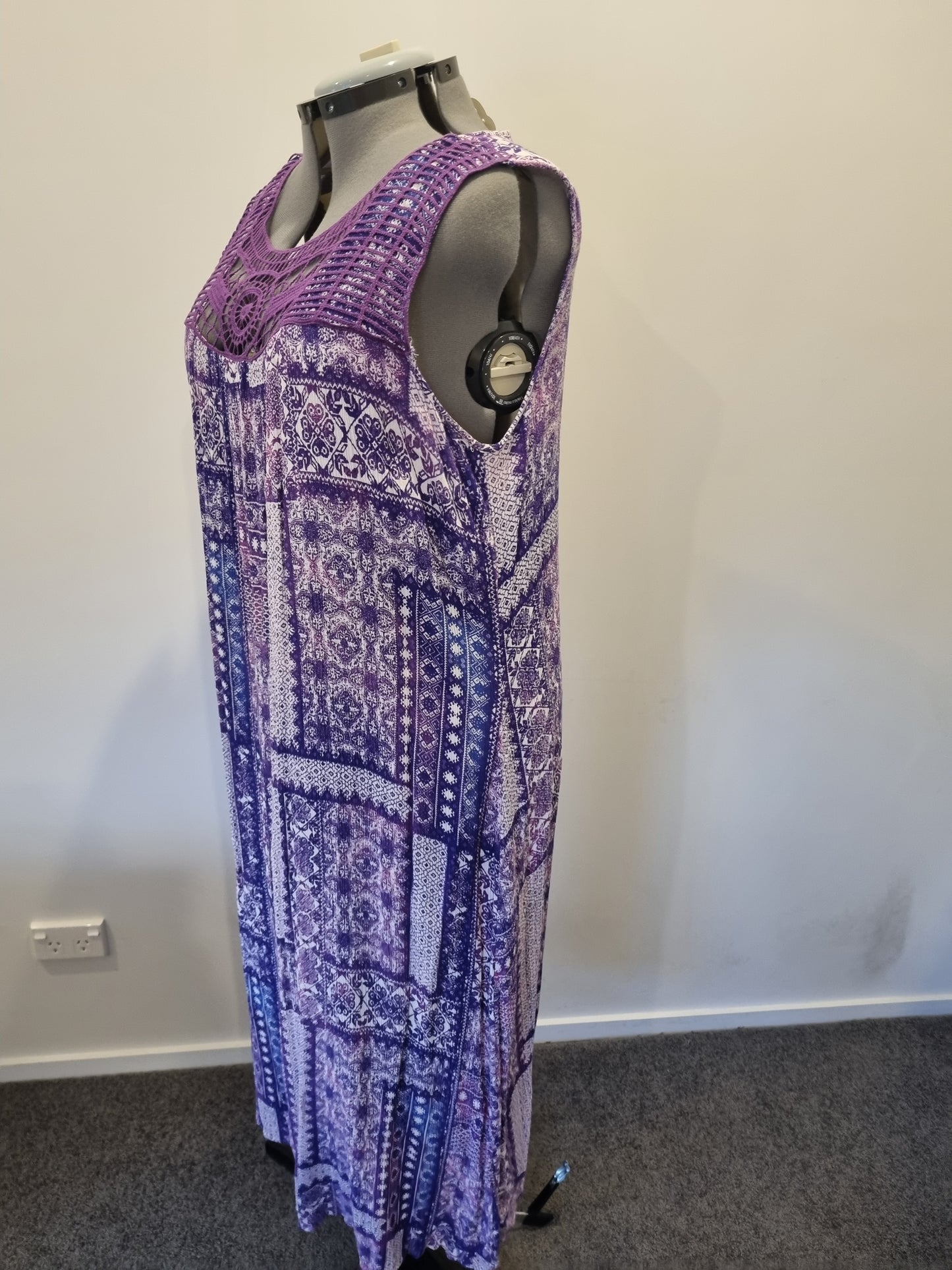 Autograph Dress - Size 20