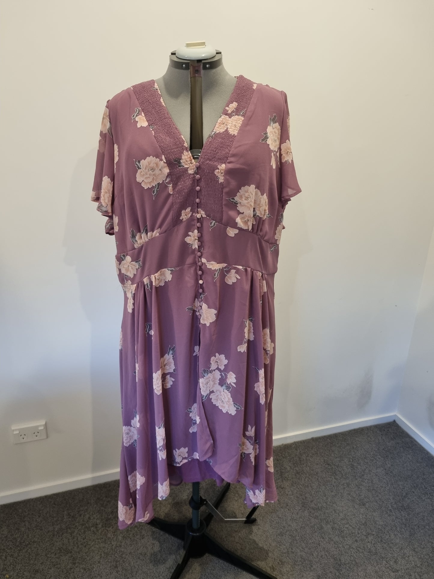 Autograph Dress - Size 24