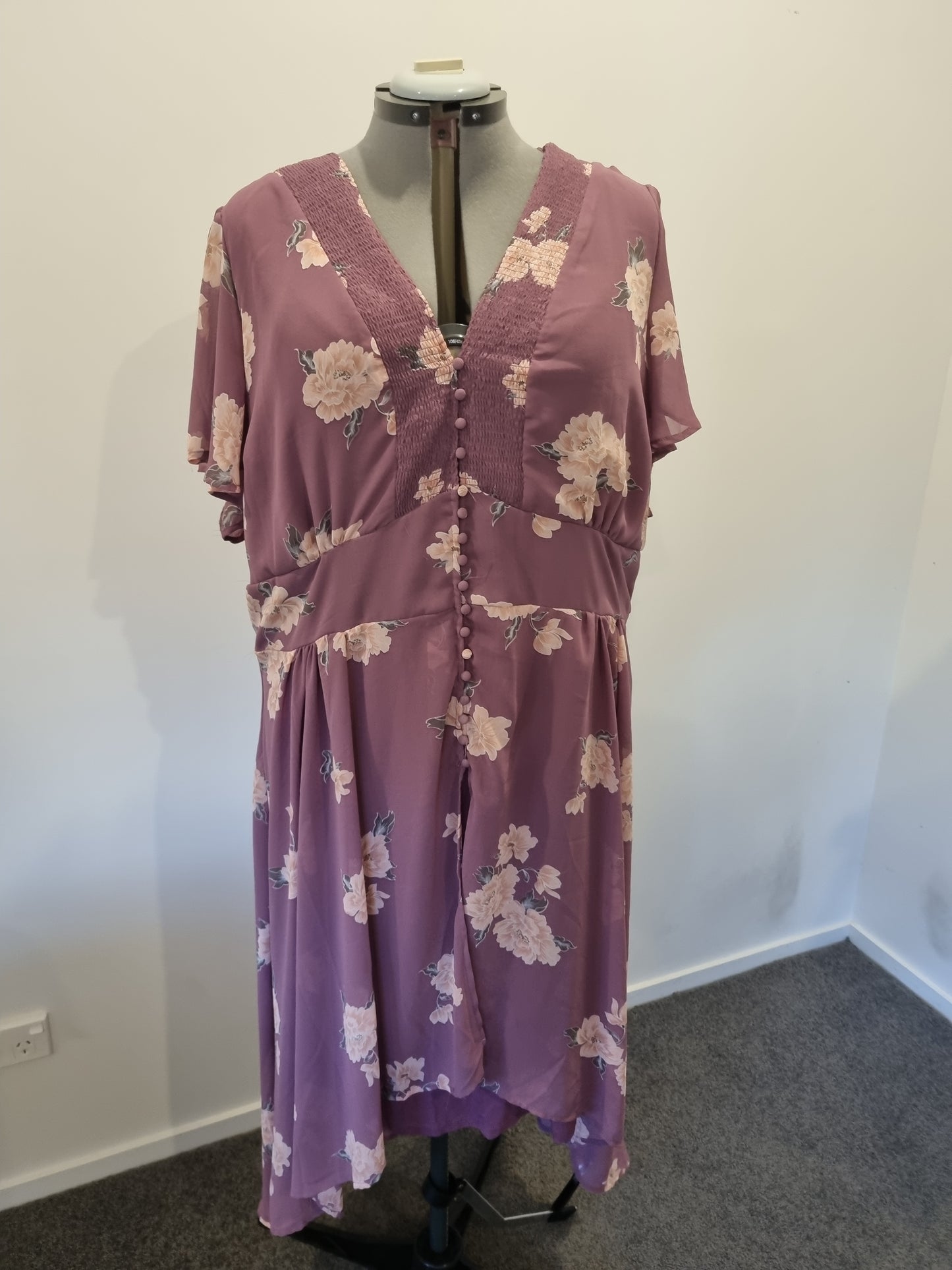 Autograph Dress - Size 24