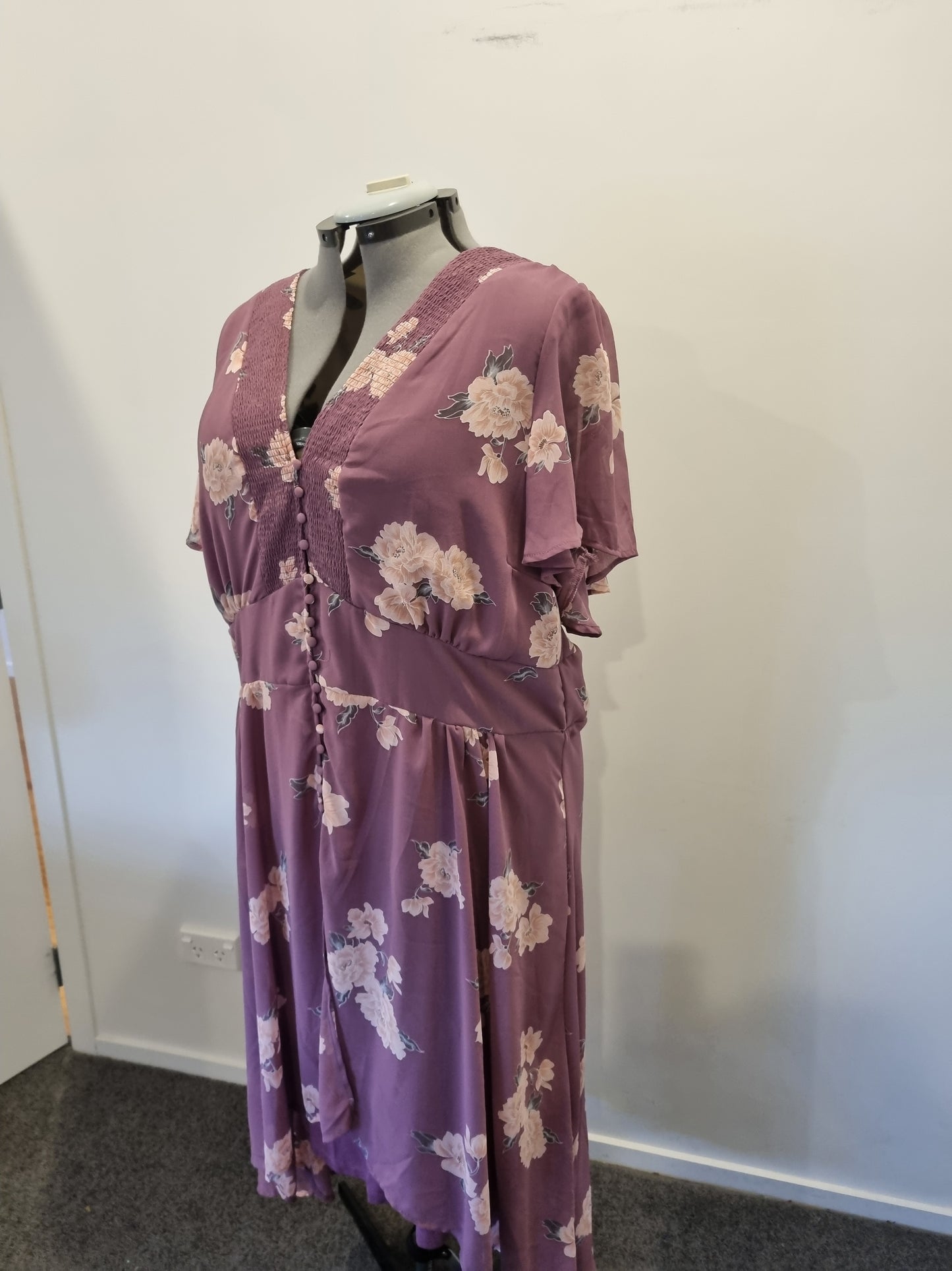 Autograph Dress - Size 24