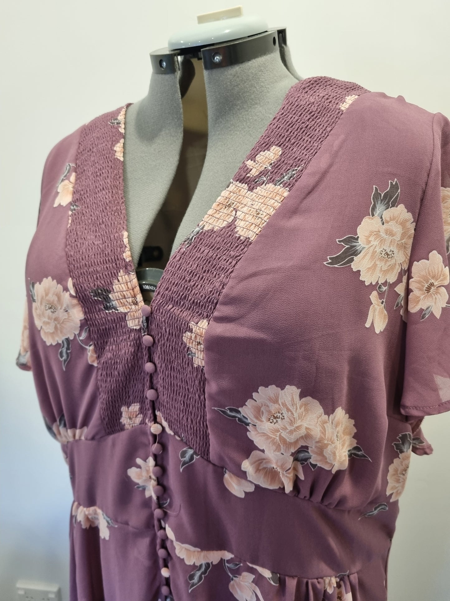 Autograph Dress - Size 24