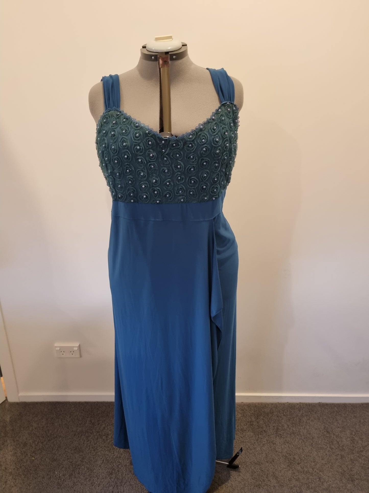 Ming Fai Formal Dress - Size 28 (Small Fitting)