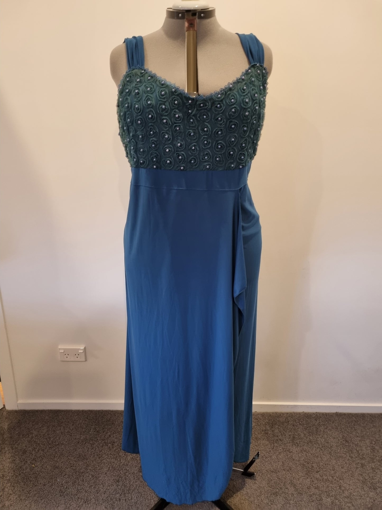 Ming Fai Formal Dress - Size 28 (Small Fitting)