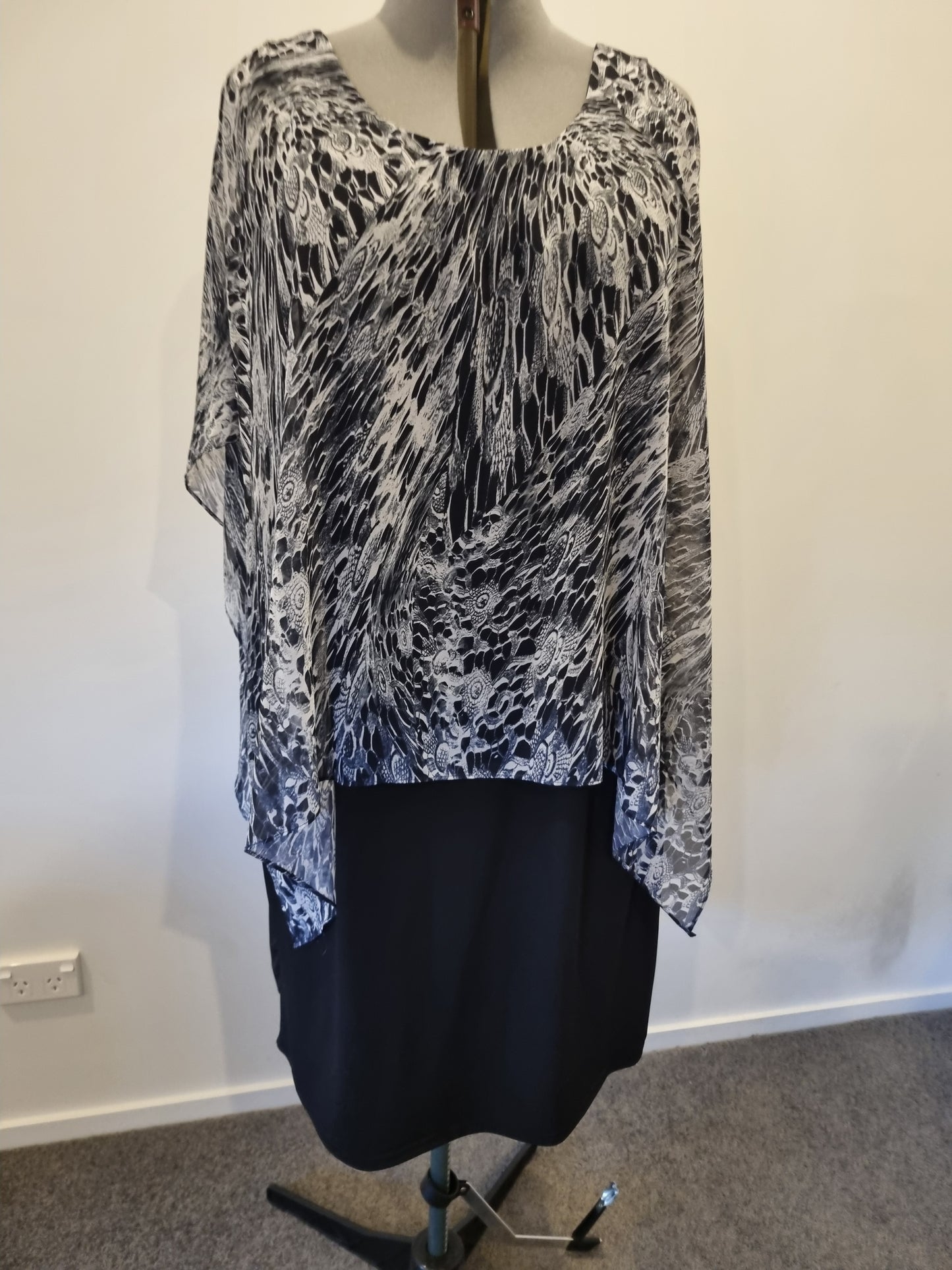 Autograph Dress - Size 20