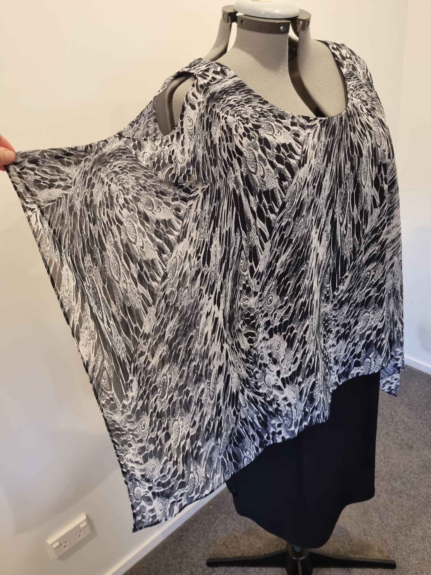 Autograph Dress - Size 20