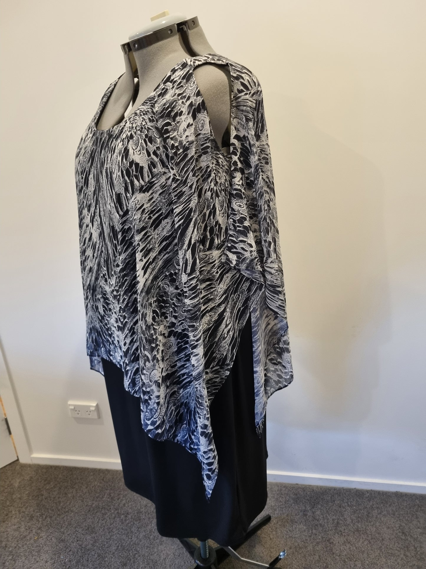 Autograph Dress - Size 20