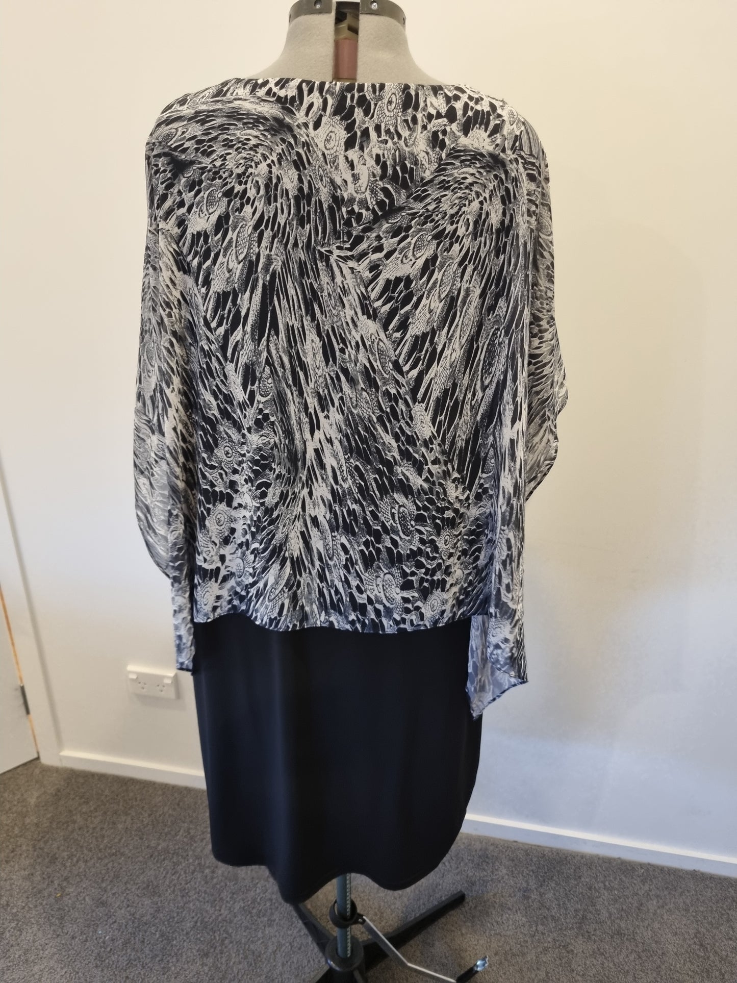 Autograph Dress - Size 20