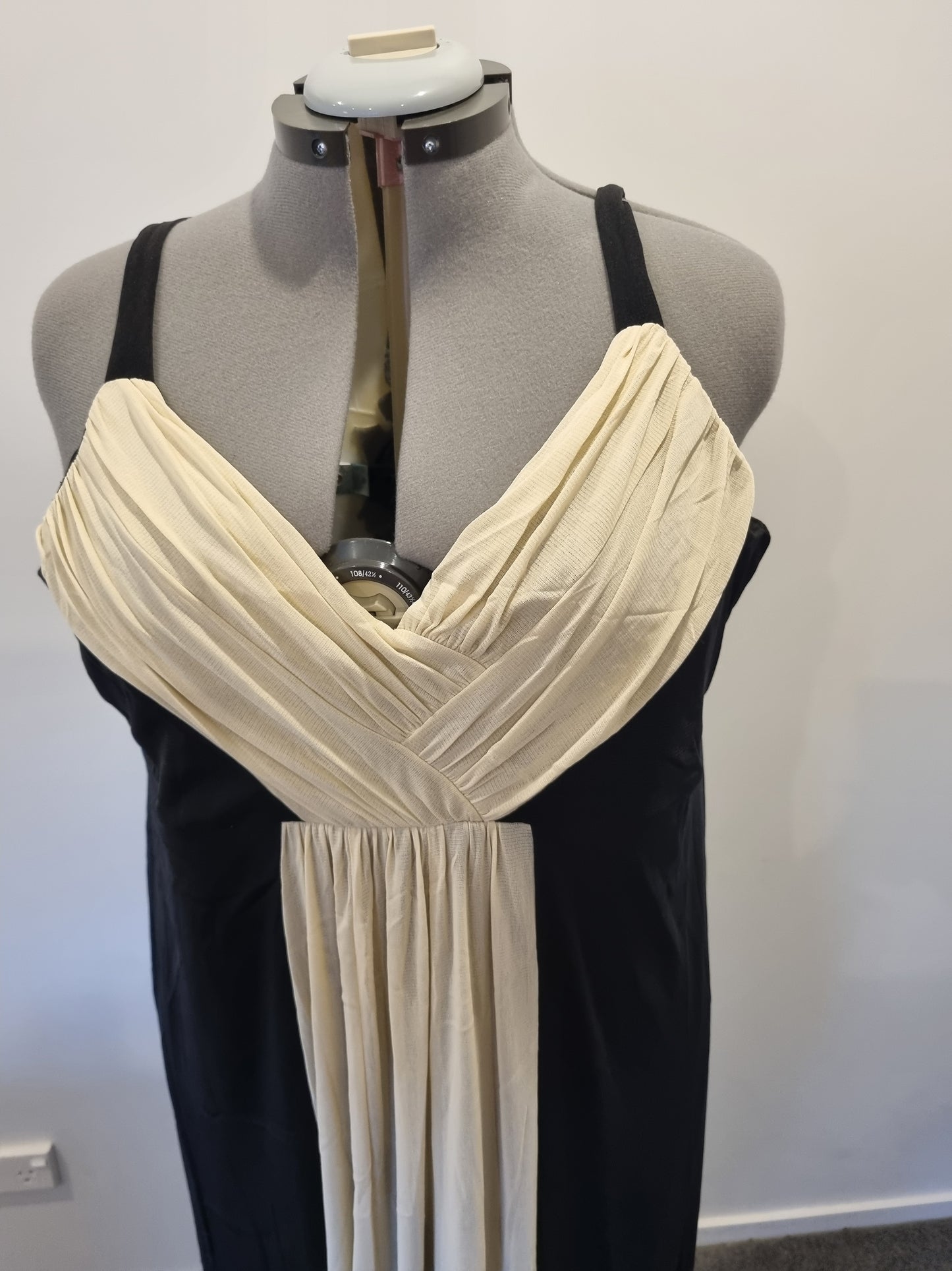 Sara Dress - Size 3X (24)
