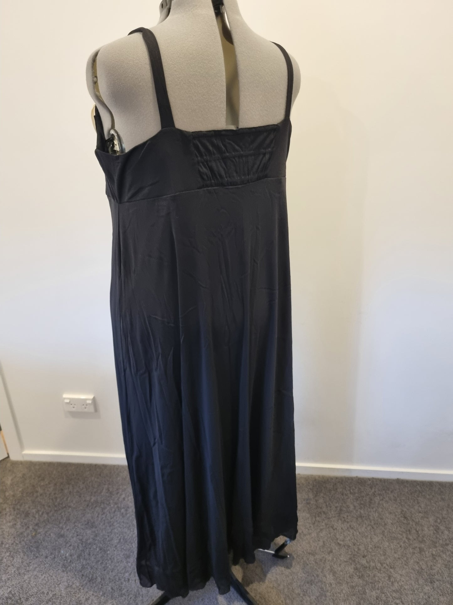 Sara Dress - Size 3X (24)