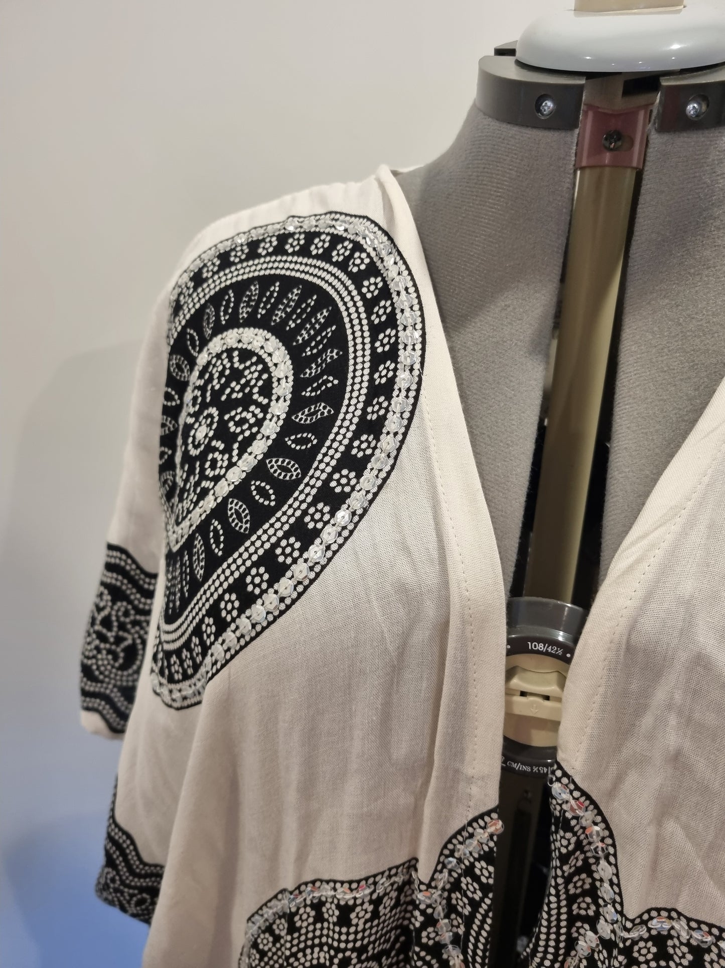 Sundrenched Australia Cardigan / Cape - Size 18 (BNWT)