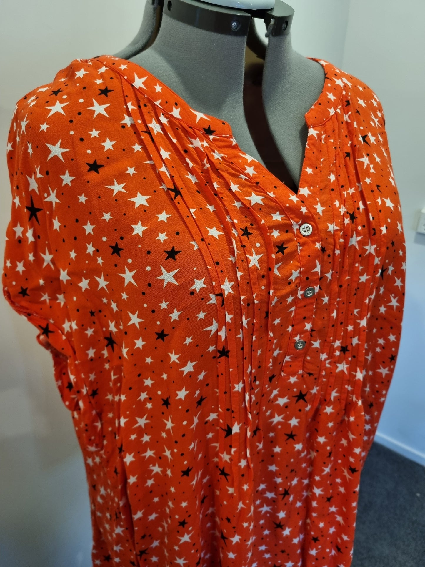 Autograph Top - Size 24