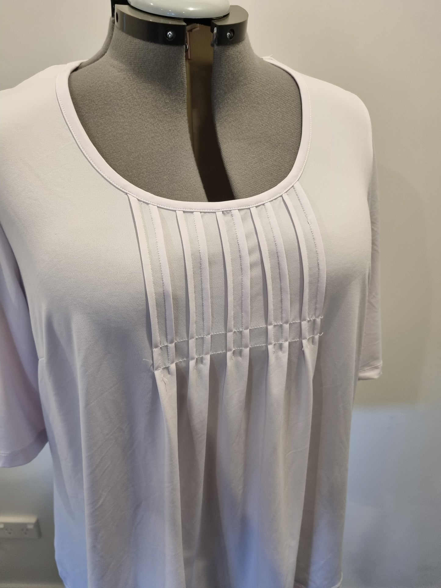 Sara Top - Size 2x (20/22)