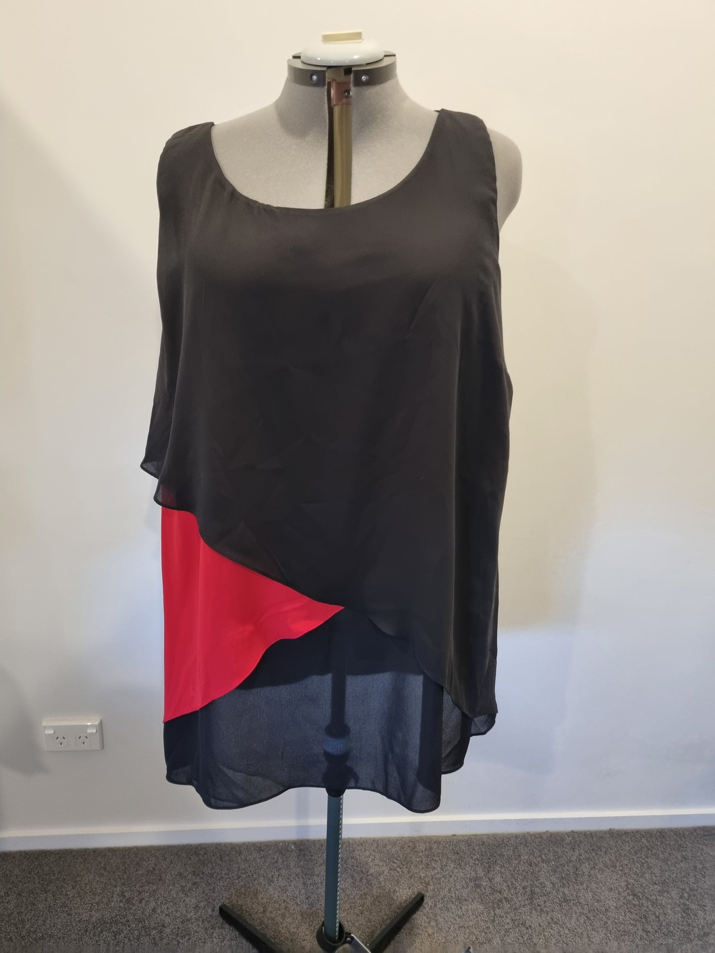 Autograph Top - Size 22 (BNWT)