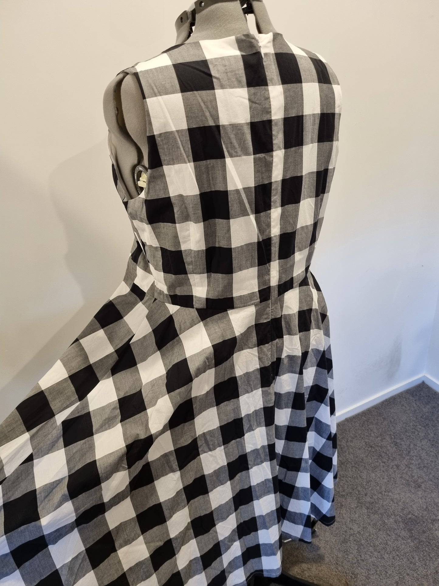 Sara Dress - Size 22 (BNWT)