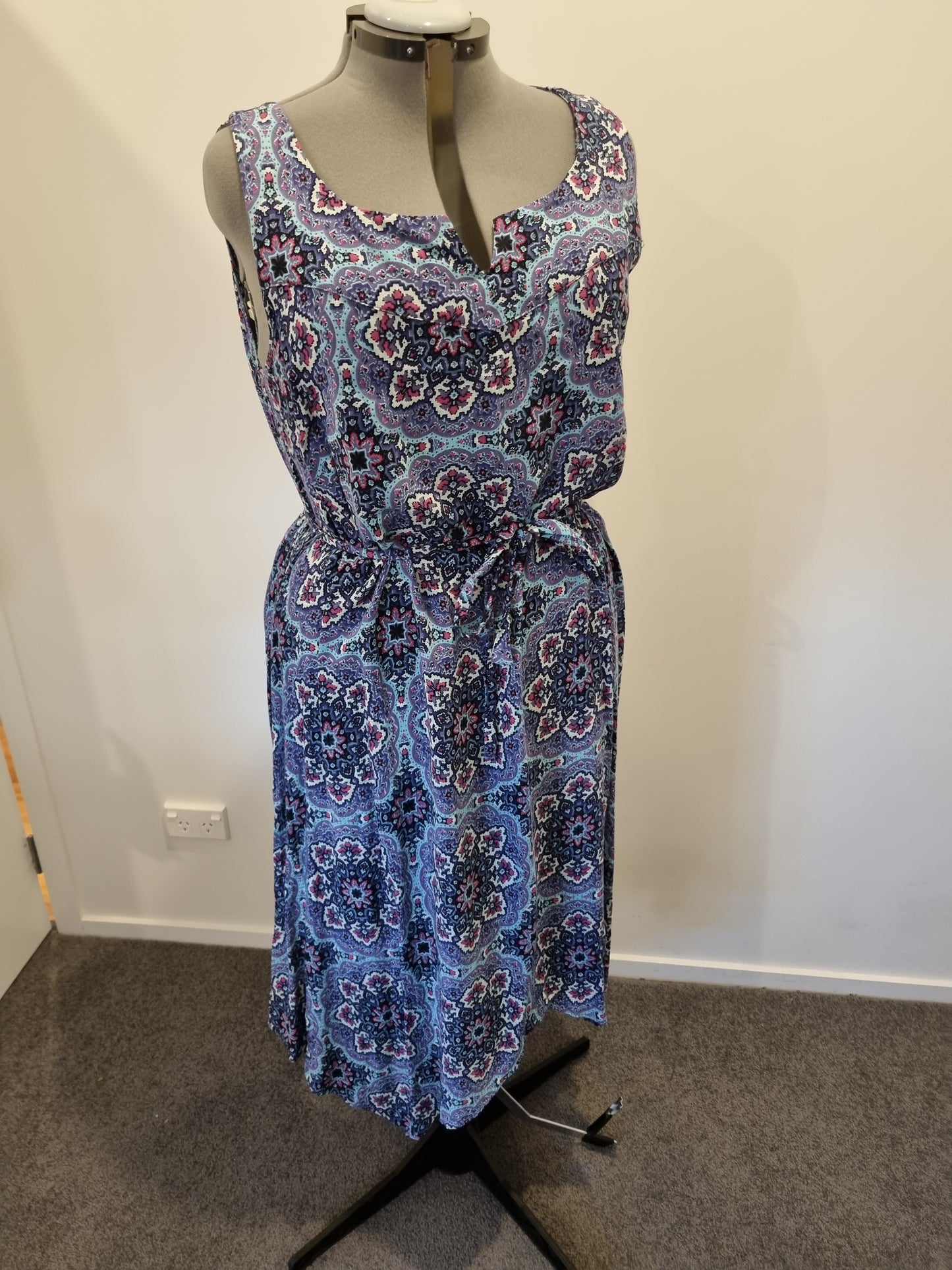 Autograph Dress - Size 20
