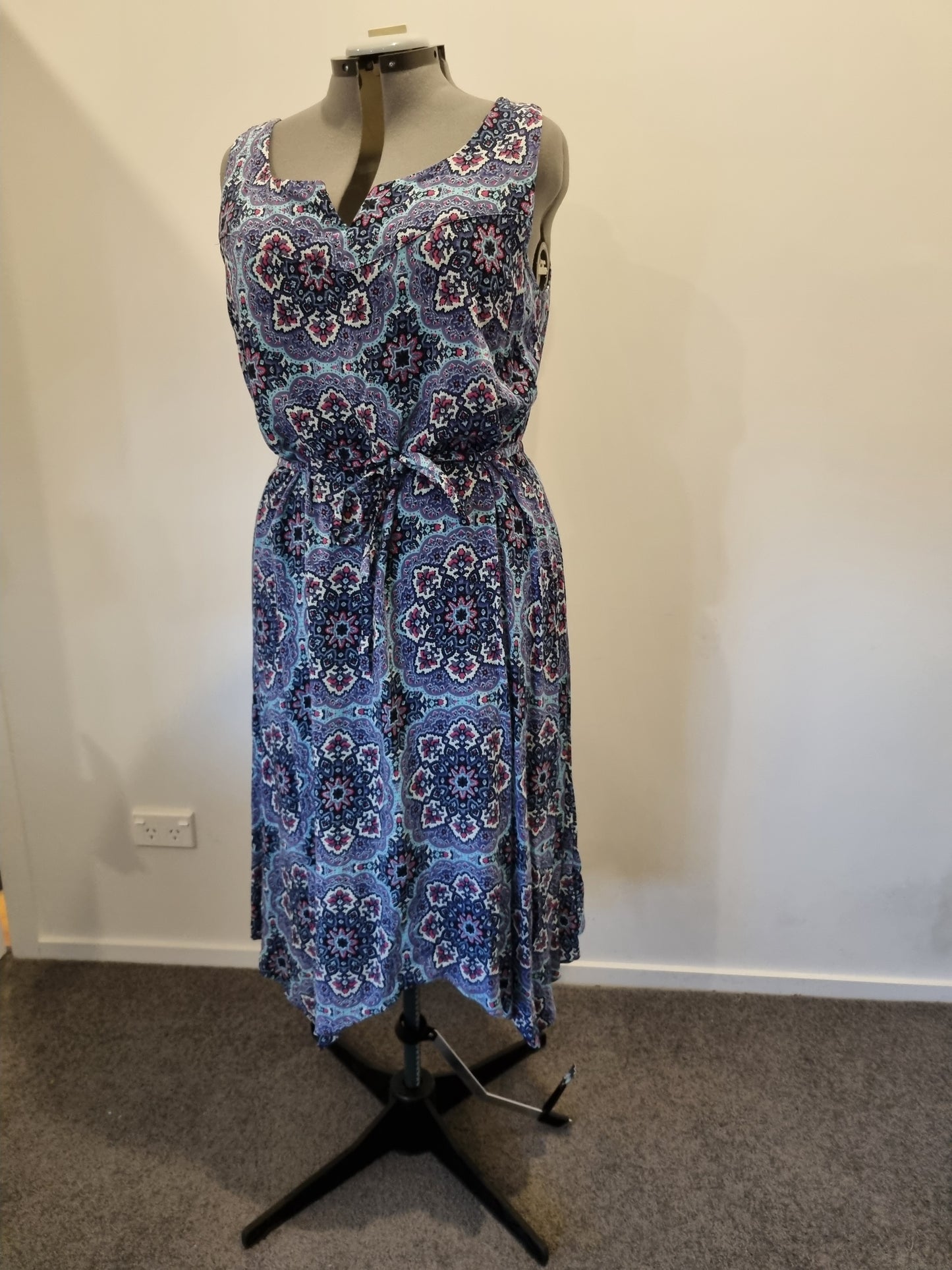 Autograph Dress - Size 20