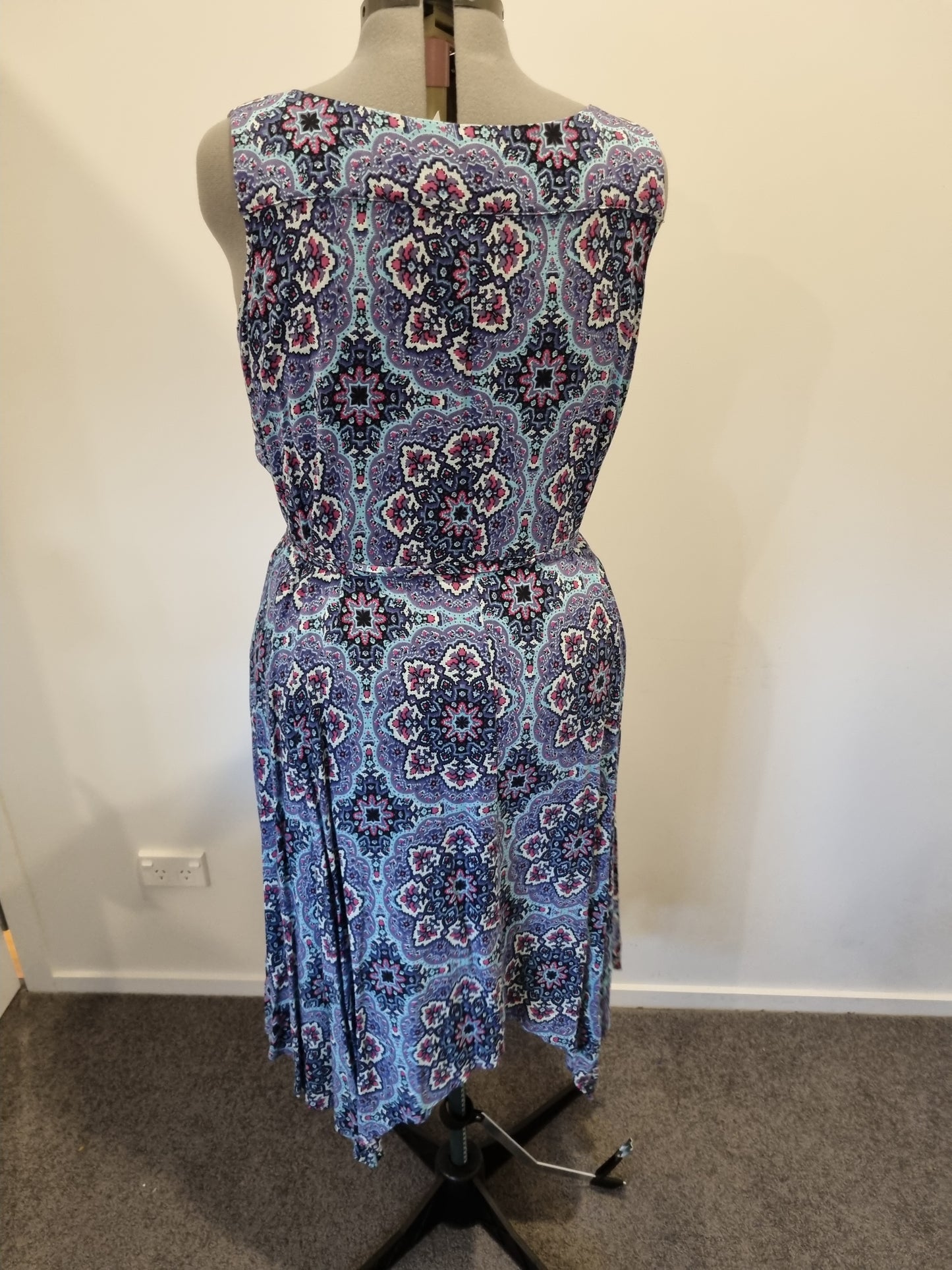 Autograph Dress - Size 20