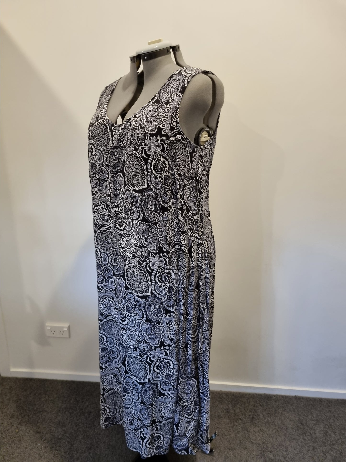Autograph Dress - Size 18
