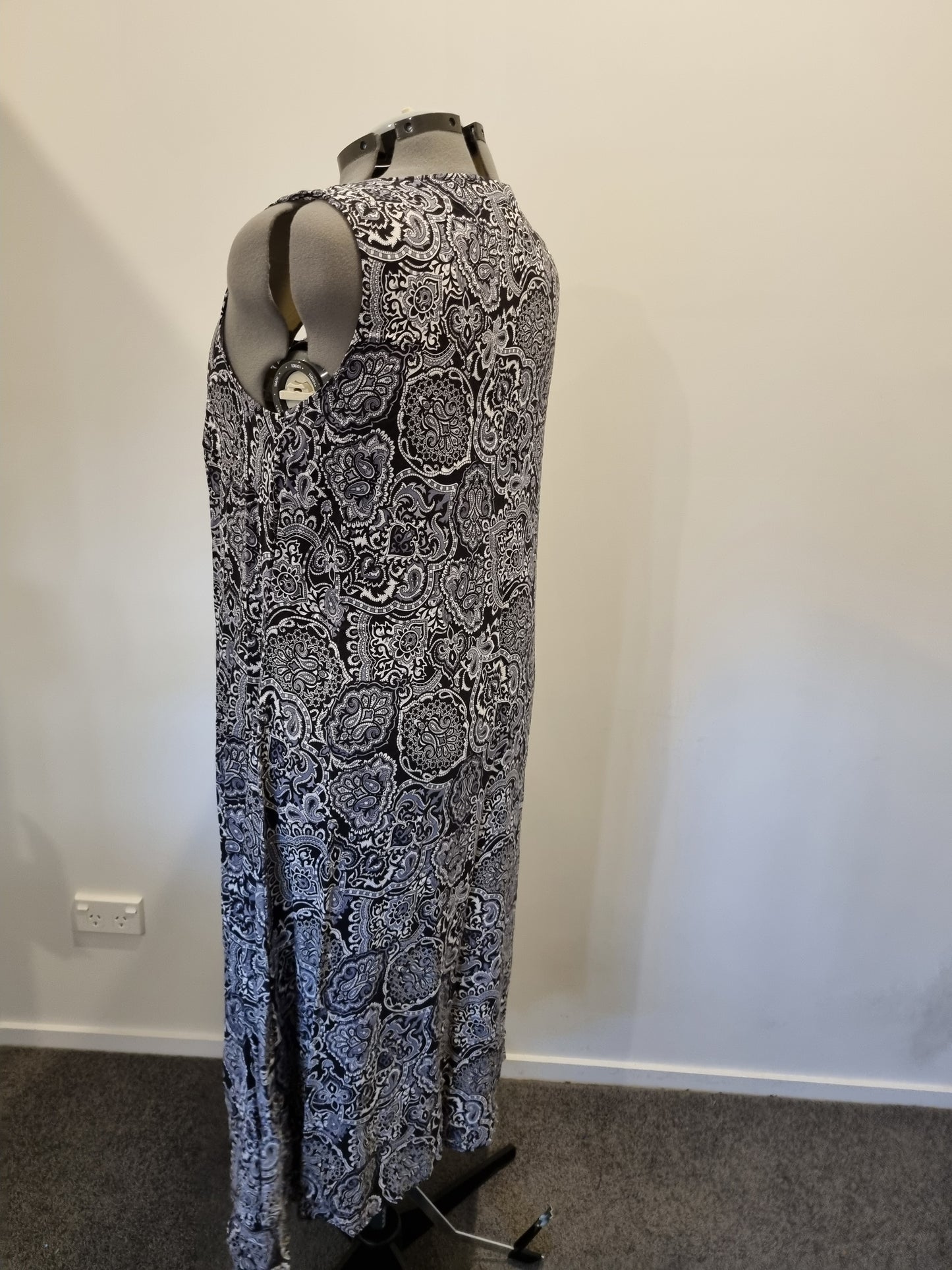 Autograph Dress - Size 18