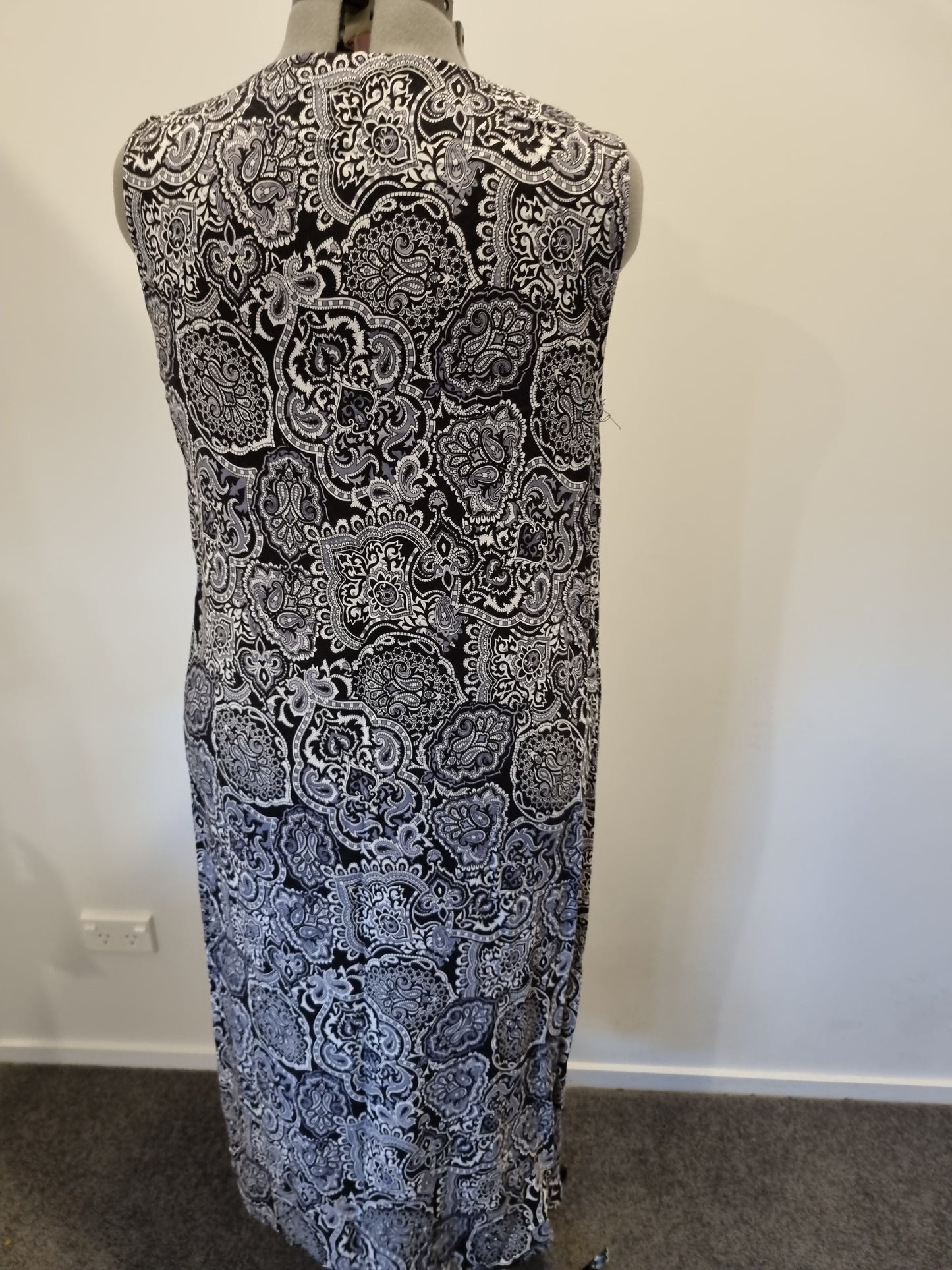 Autograph Dress - Size 18