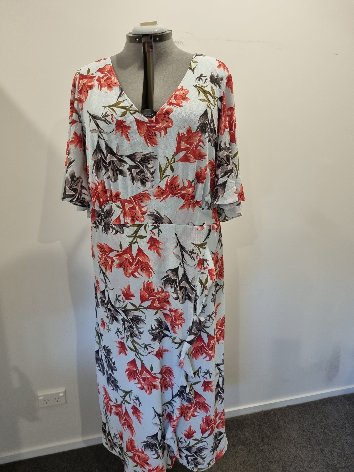 Autograph Dress - Size 24