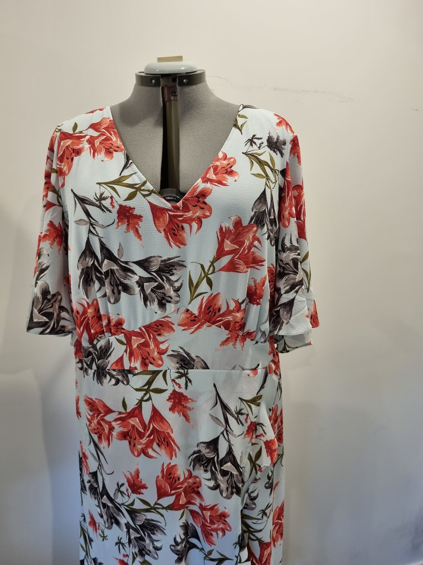 Autograph Dress - Size 24