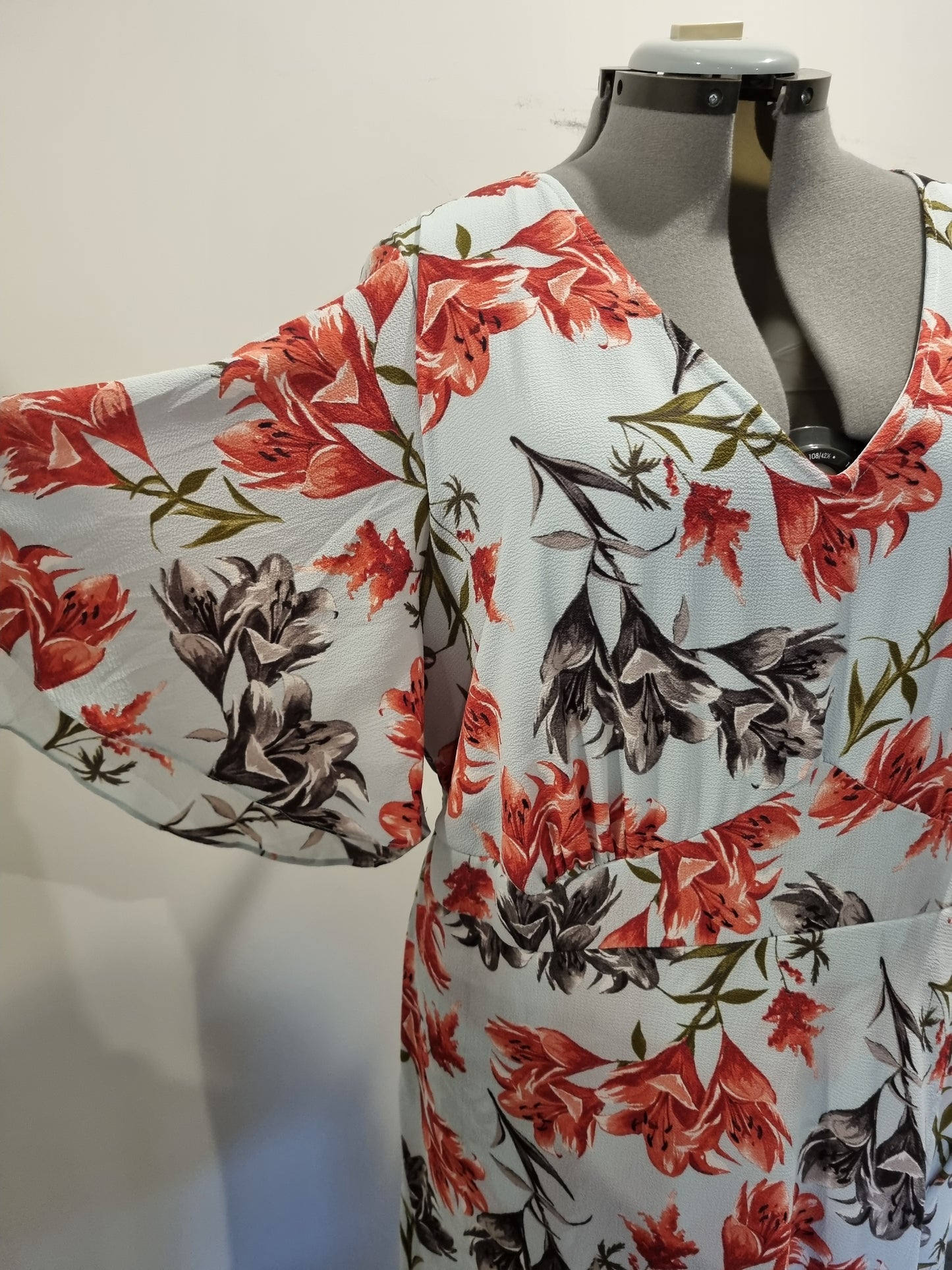 Autograph Dress - Size 24