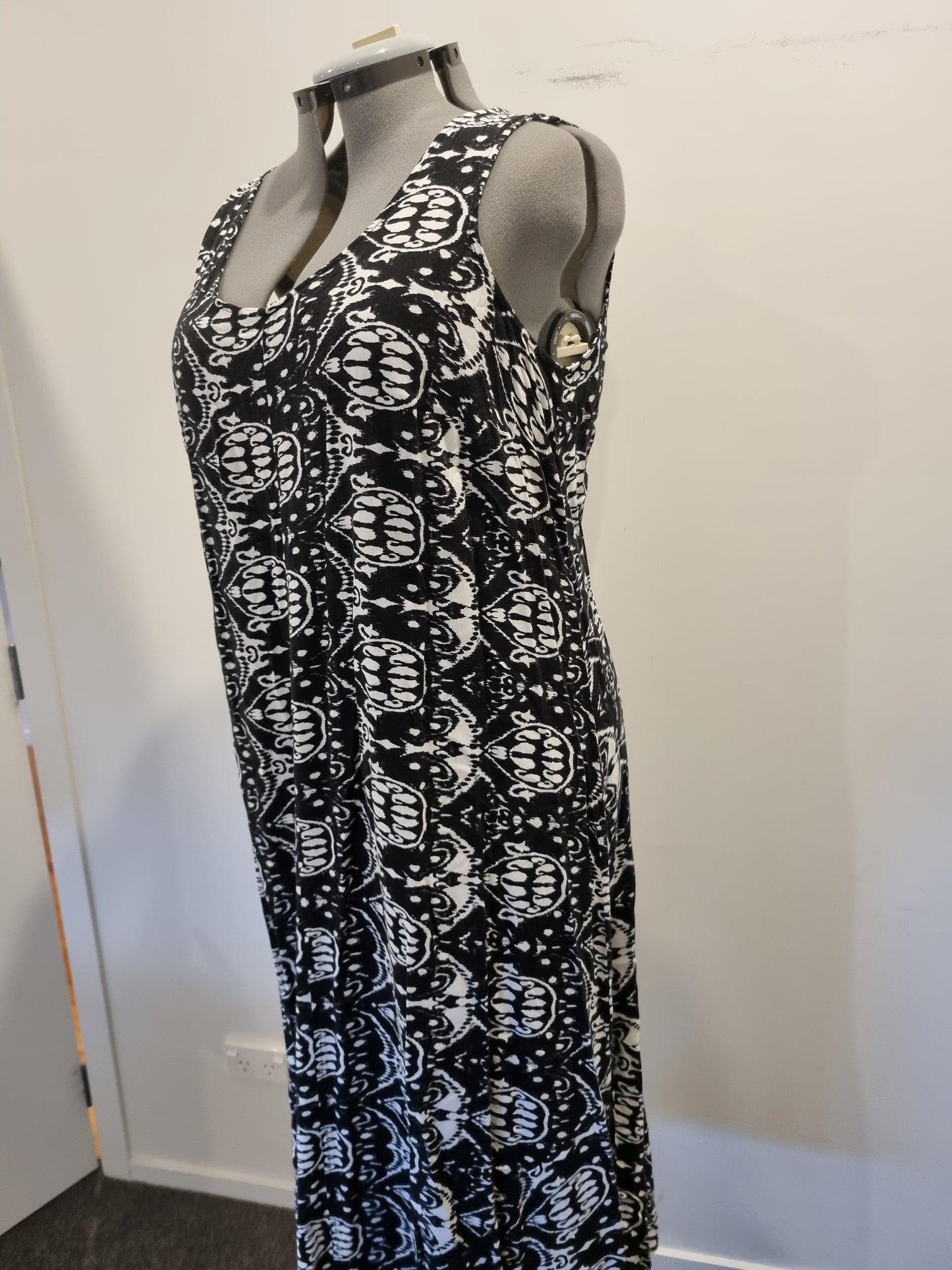 Autograph Dress - Size 18