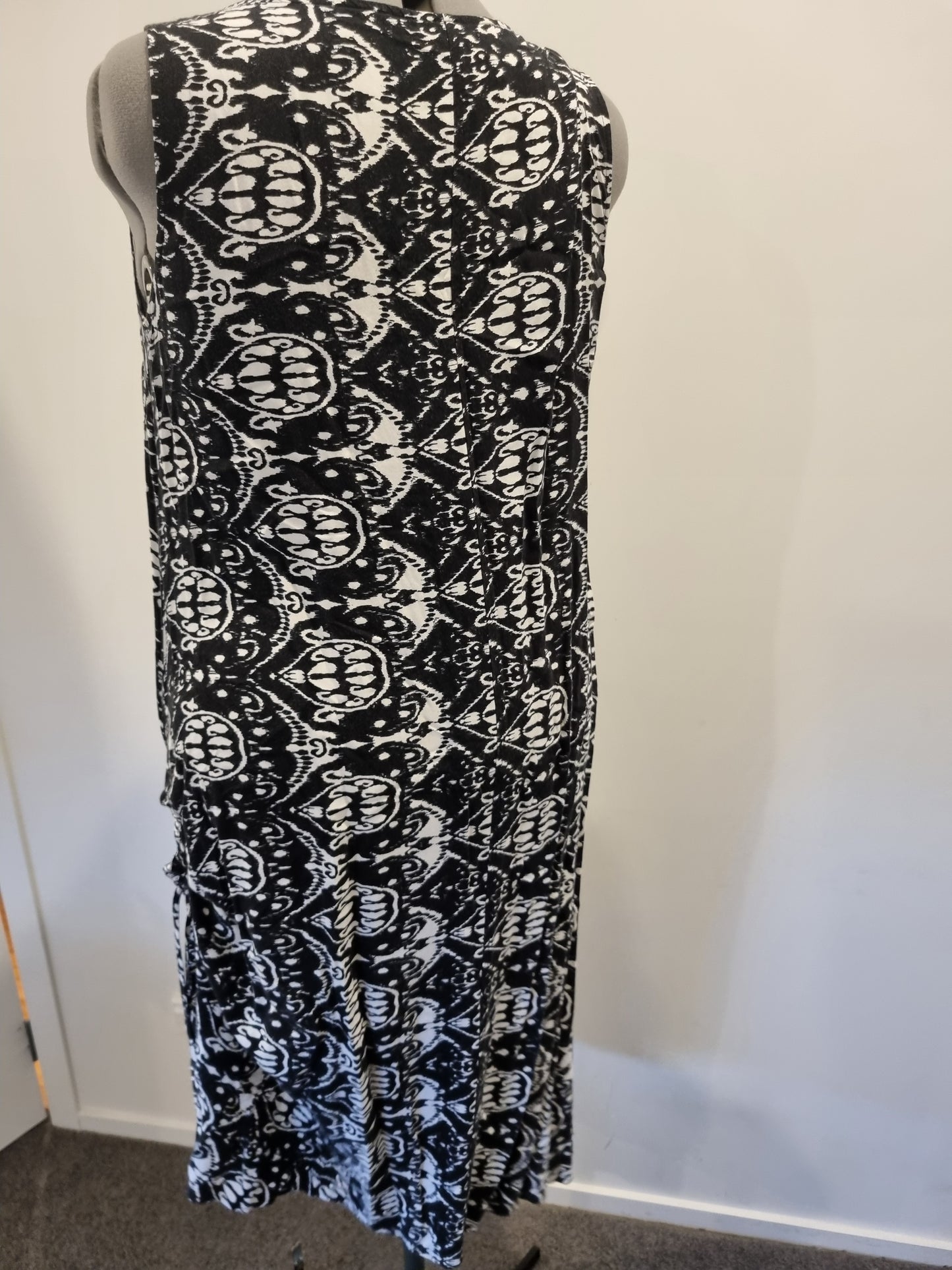 Autograph Dress - Size 18
