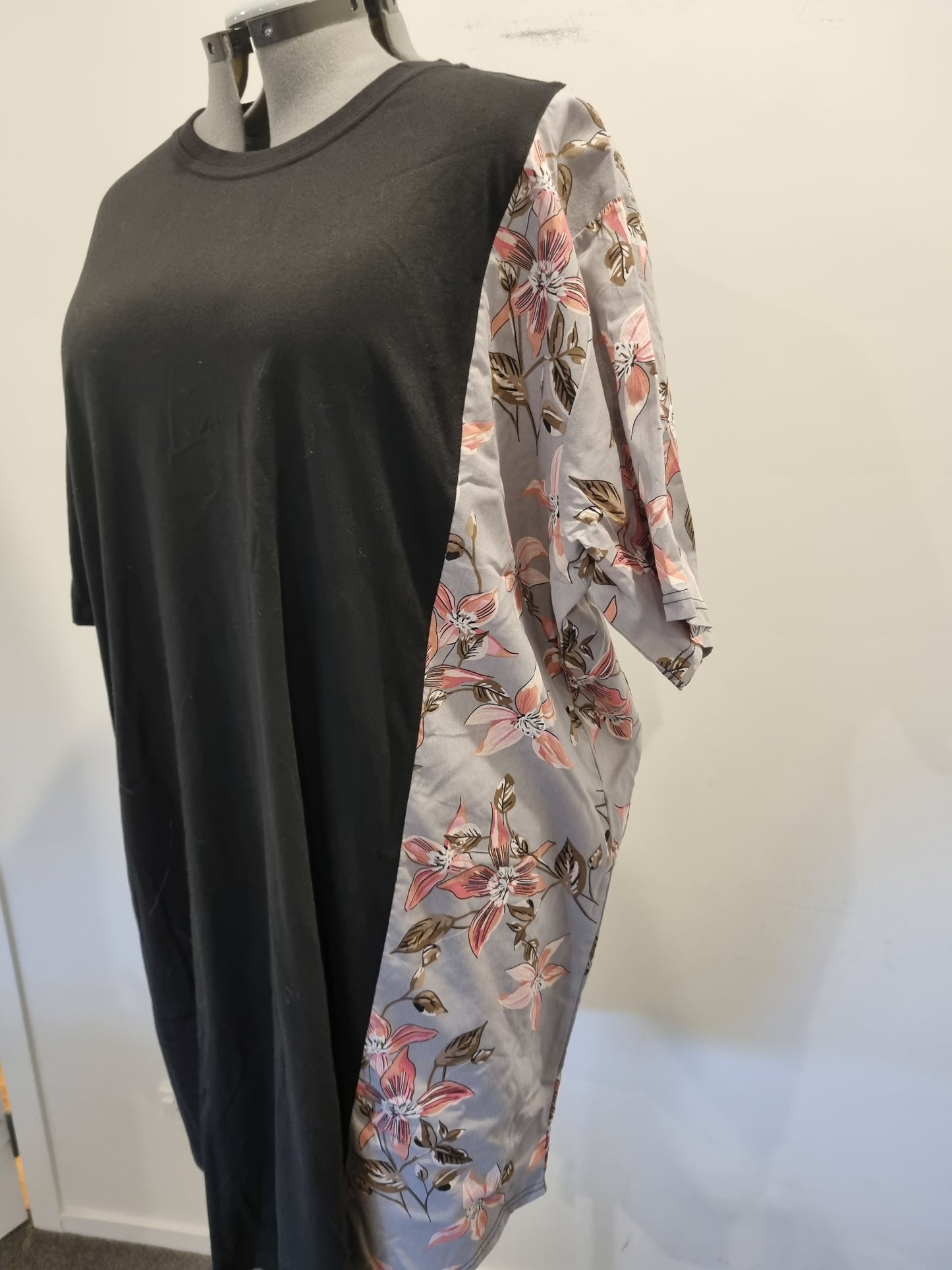 Chinga Dress - Size 6XL (26)
