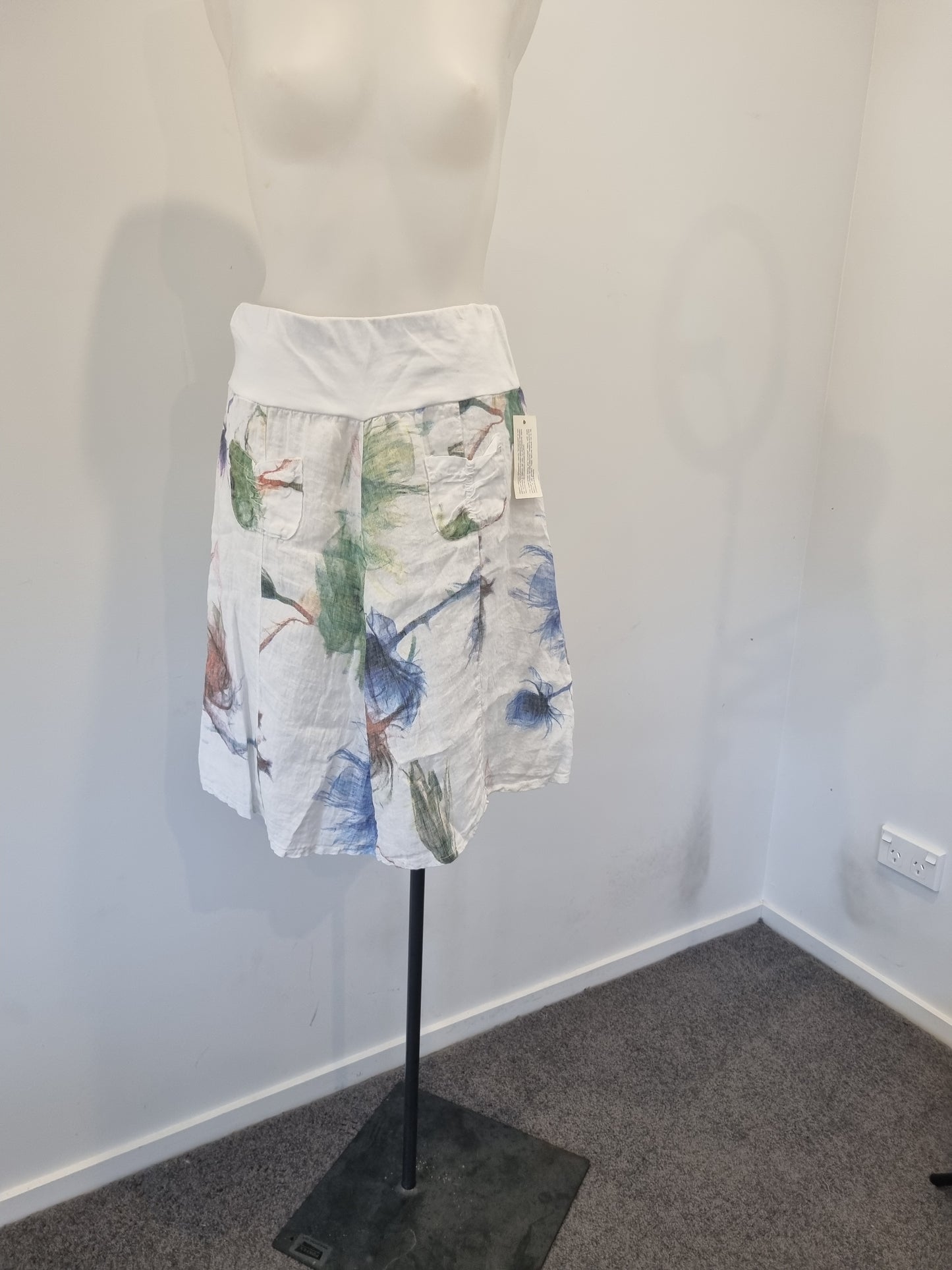 Brand Unknown Linen Skirt - Size 10/12 (BNWT)