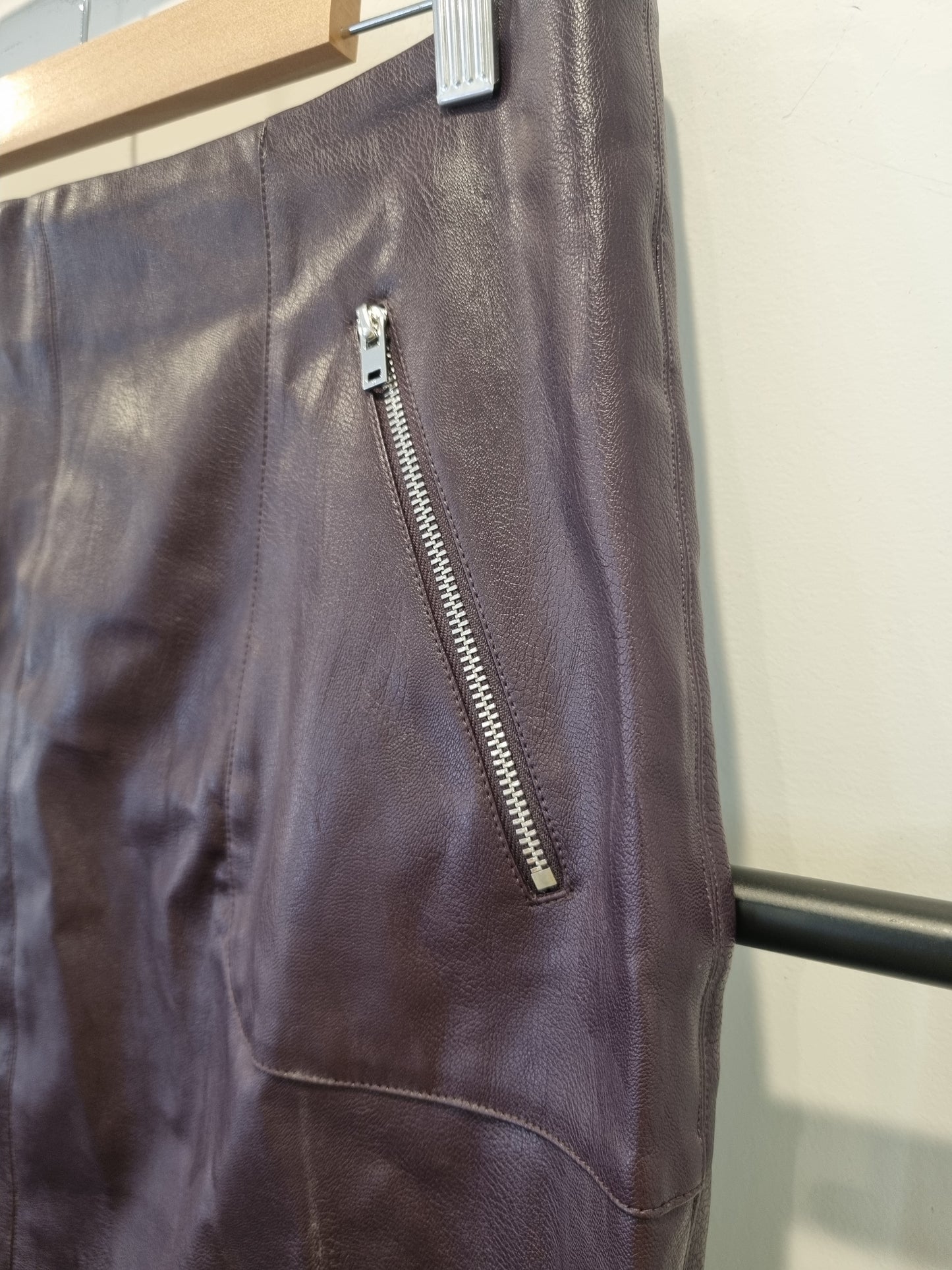 Decjuba Skirt - Size 14