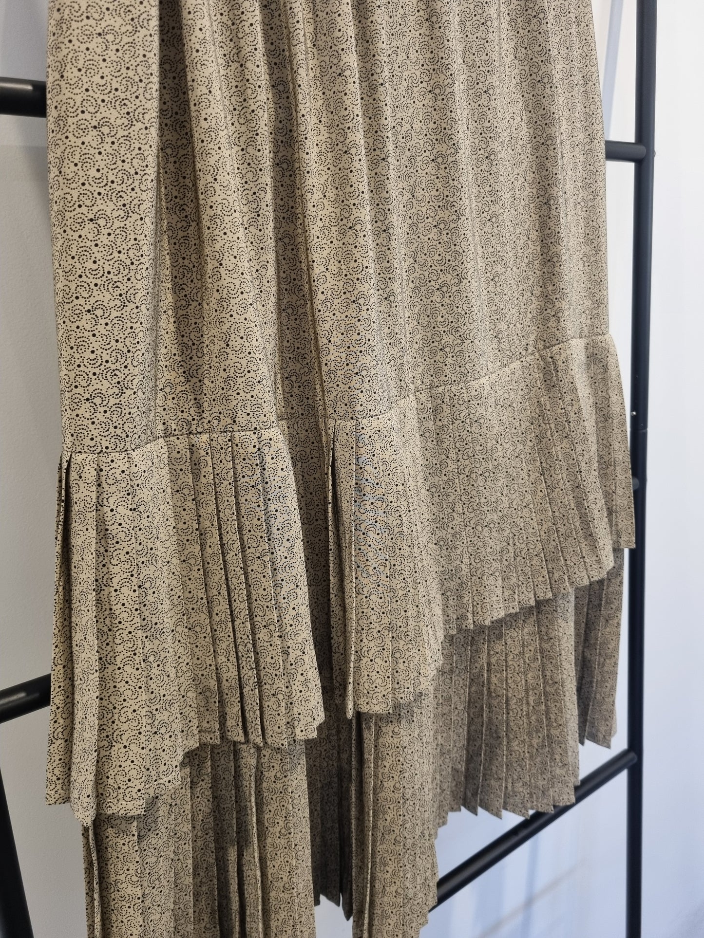 Queens Skirt - Size 14